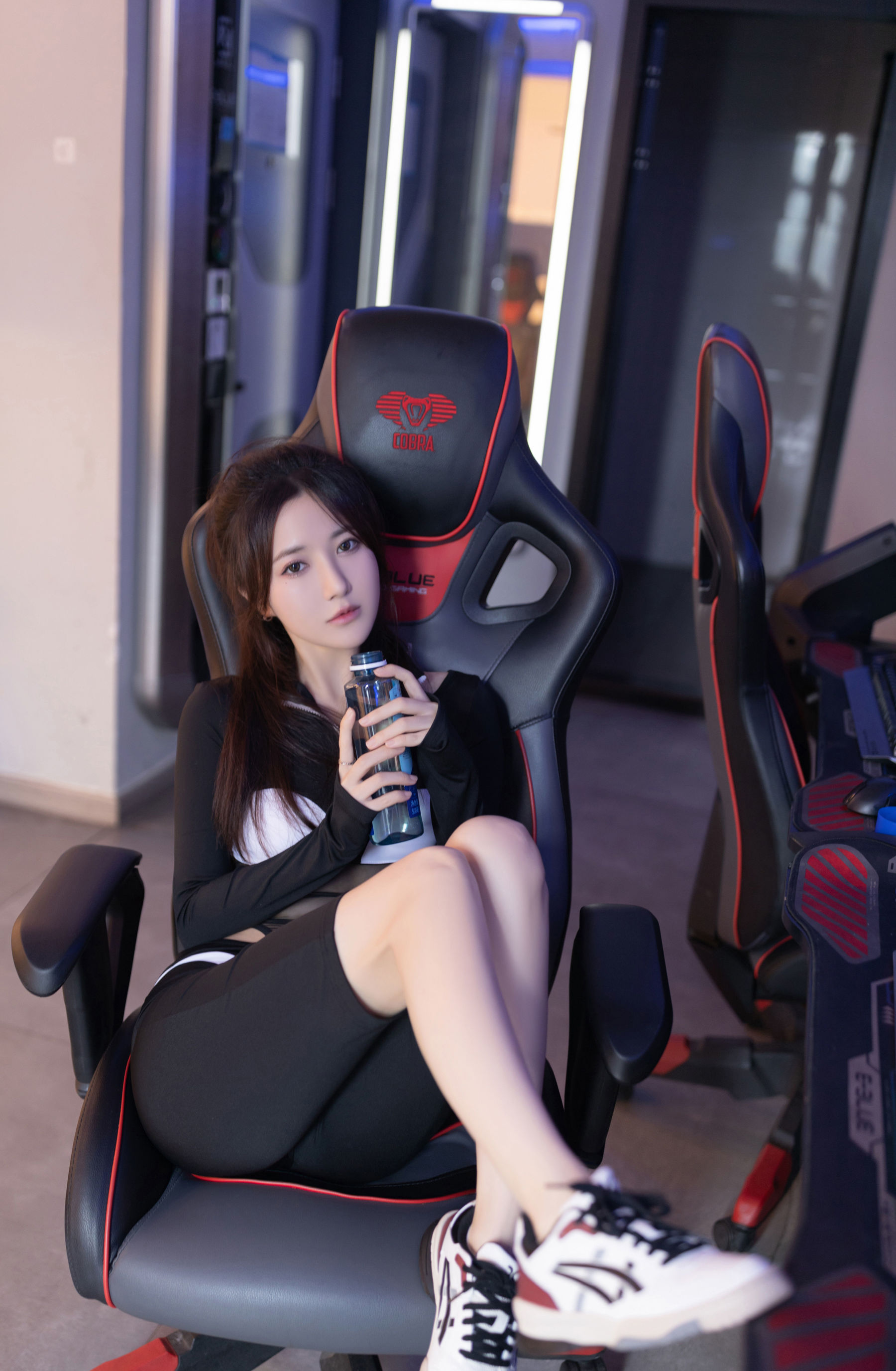 鱼子酱 电竞少女写真  第4张