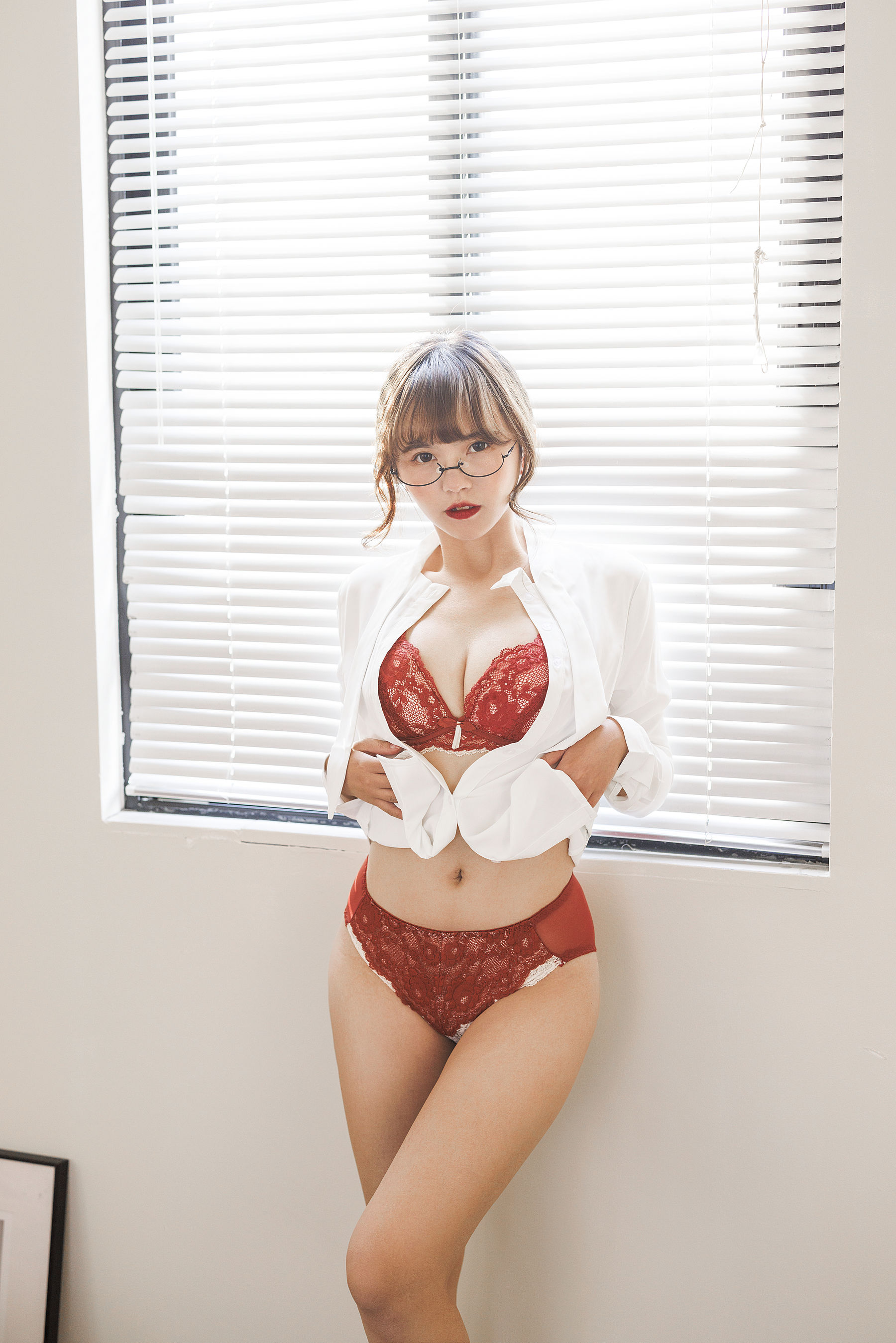 张思允 - OL的秘密  第60张