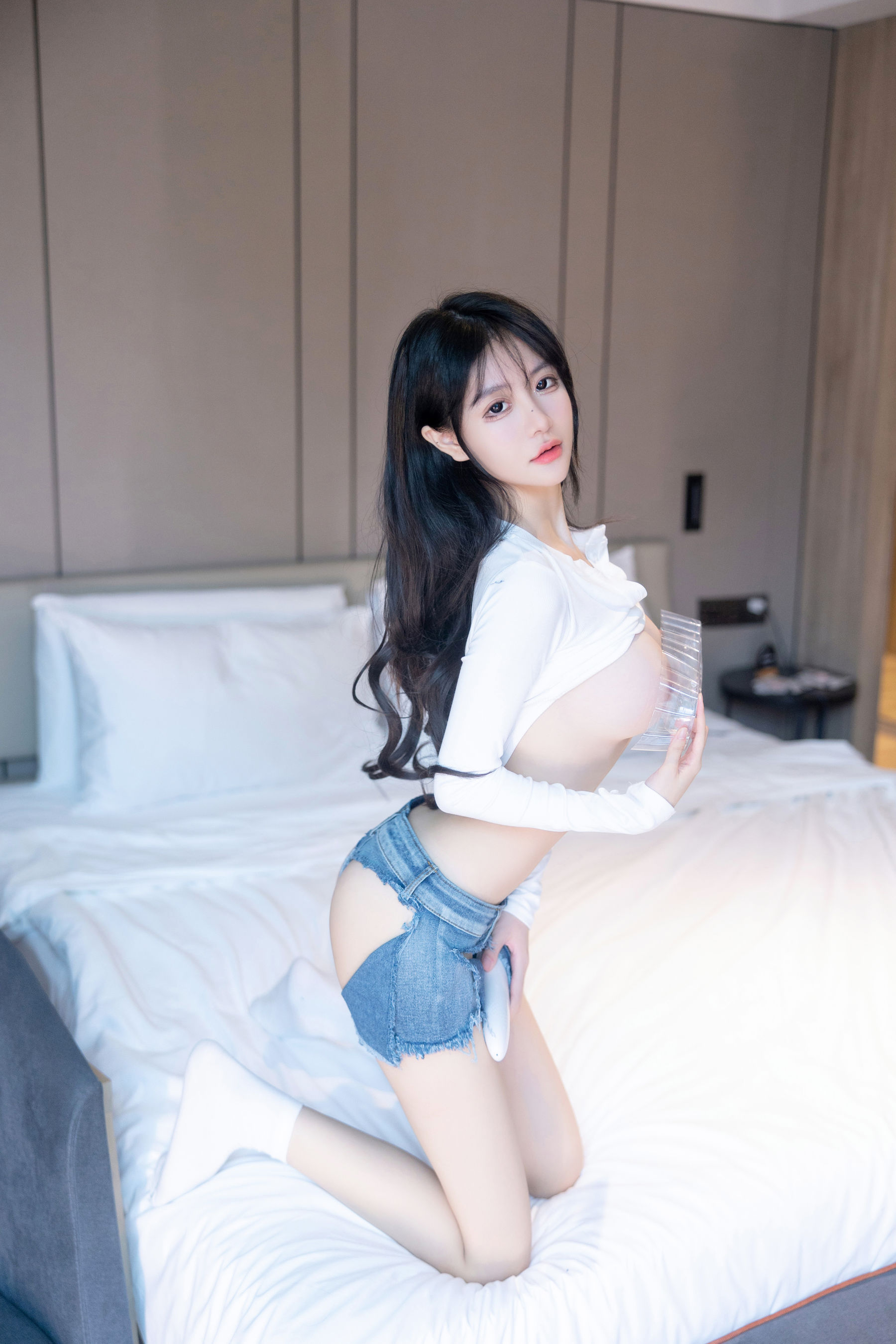 谢小蒽 破牛仔裤写真  第81张
