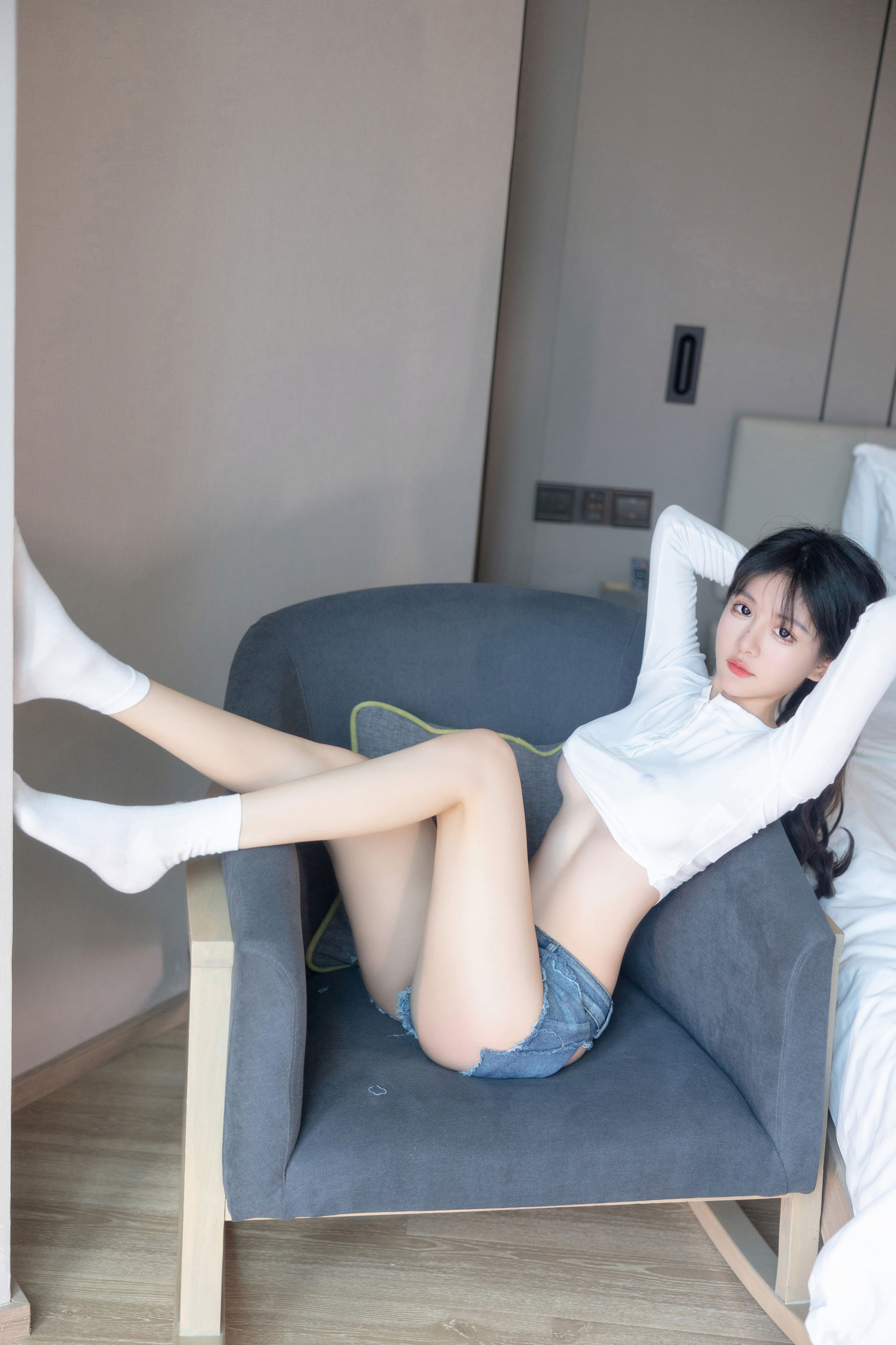 谢小蒽 破牛仔裤写真  第47张