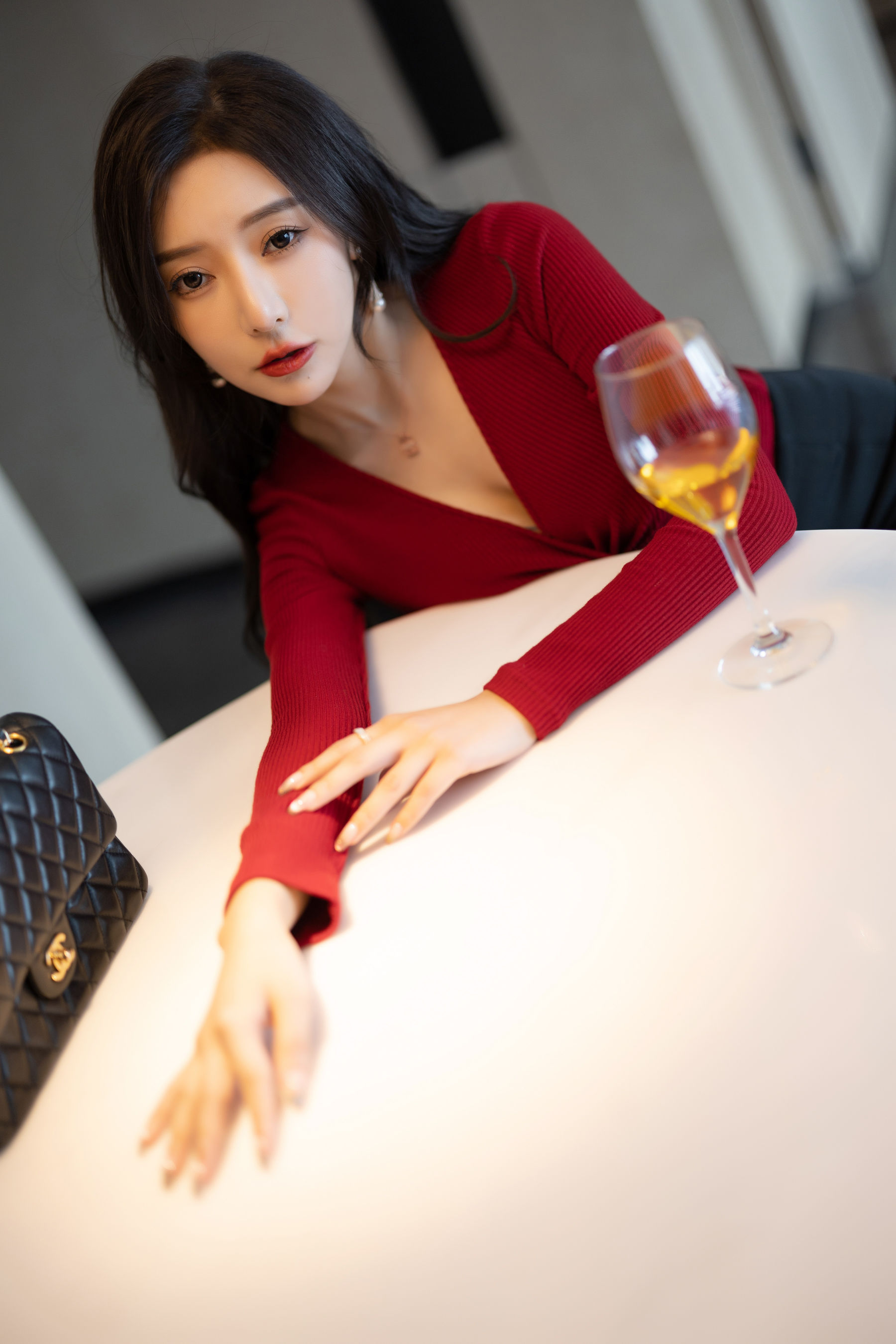 王馨瑶 - 黑色鱼尾裙  第33张