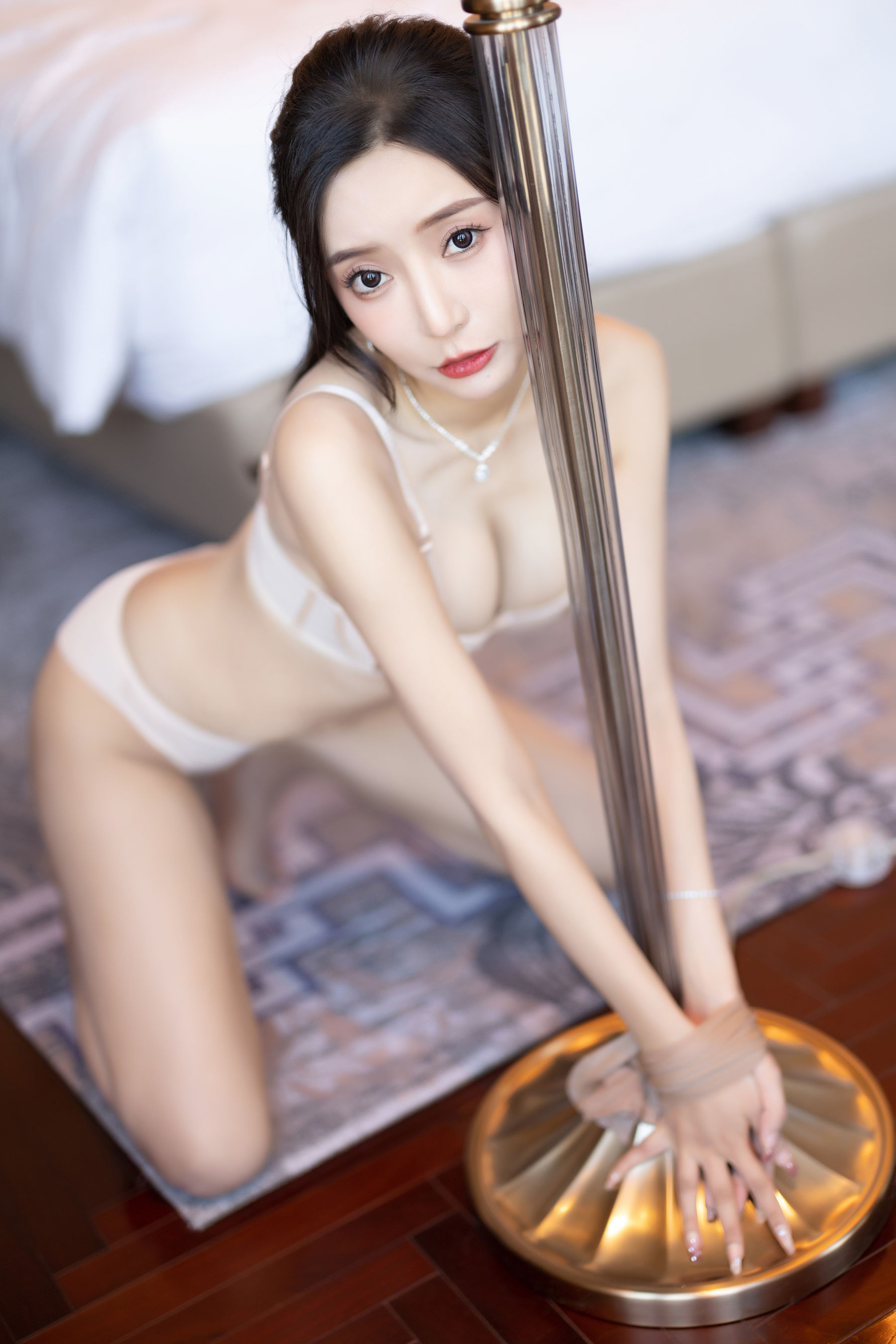 王馨瑶 - 皮草紫色裙子  第70张
