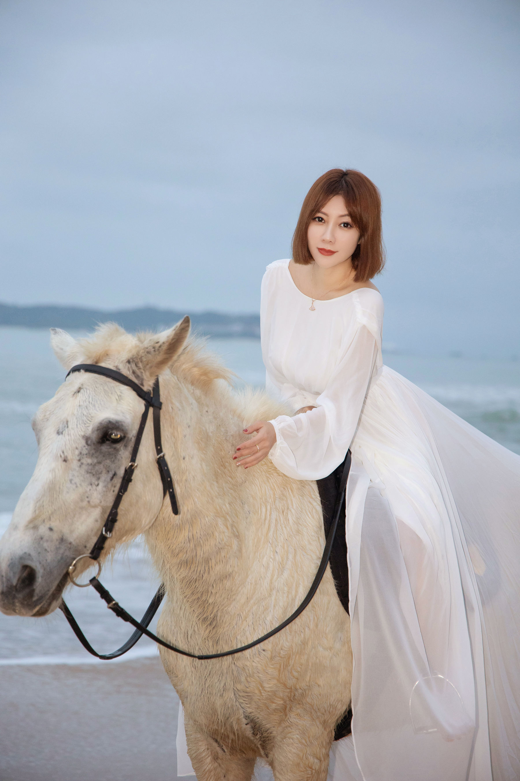 果儿Victoria - 公主与野兽  第2张