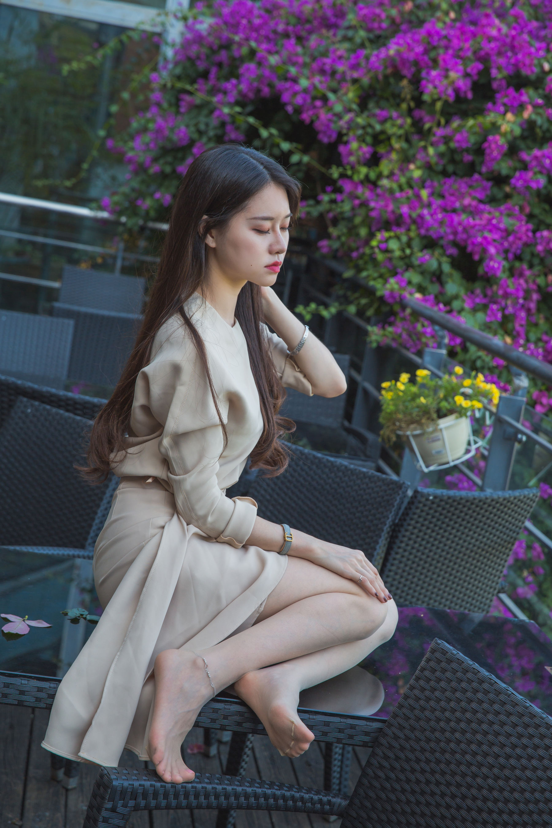 Sia不吃鱼 - 风衣玉足  第17张