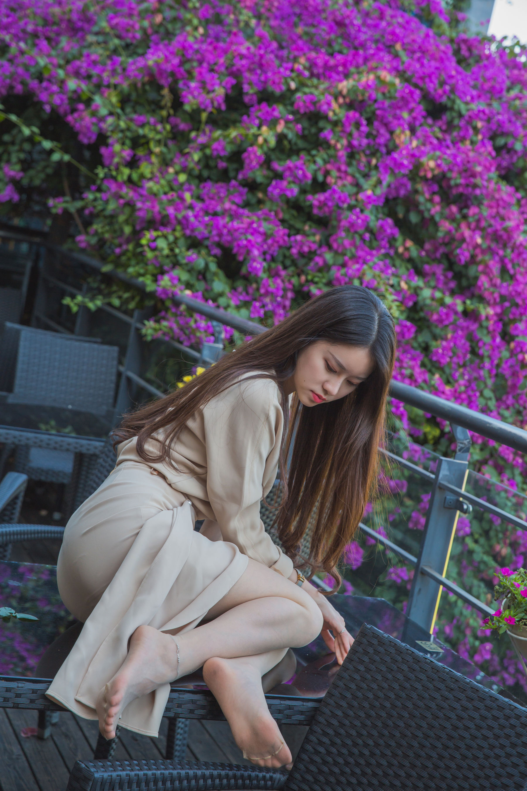 Sia不吃鱼 - 风衣玉足  第18张