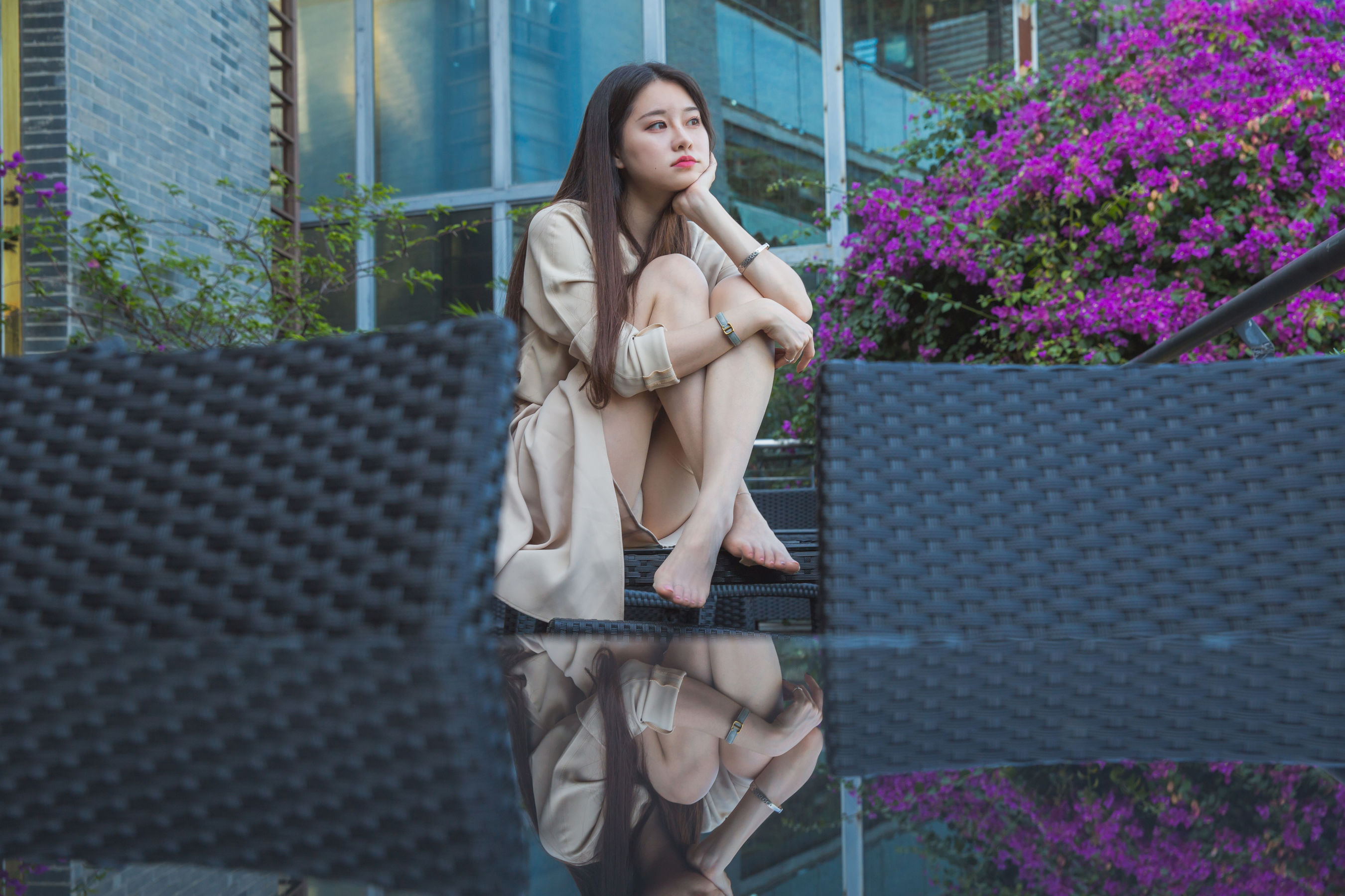 Sia不吃鱼 - 风衣玉足  第13张