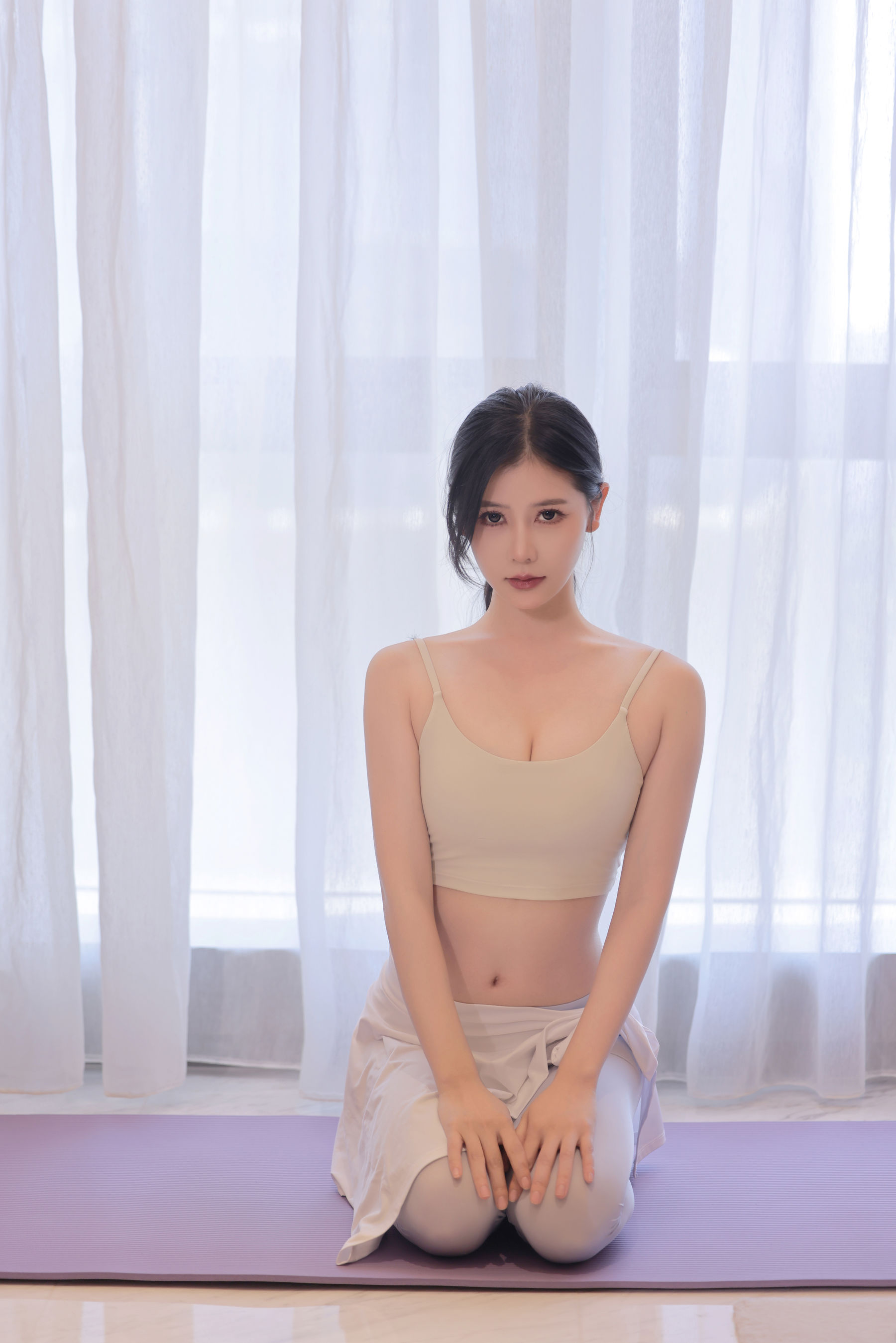 尹甜甜 - 瑜伽老师  第4张