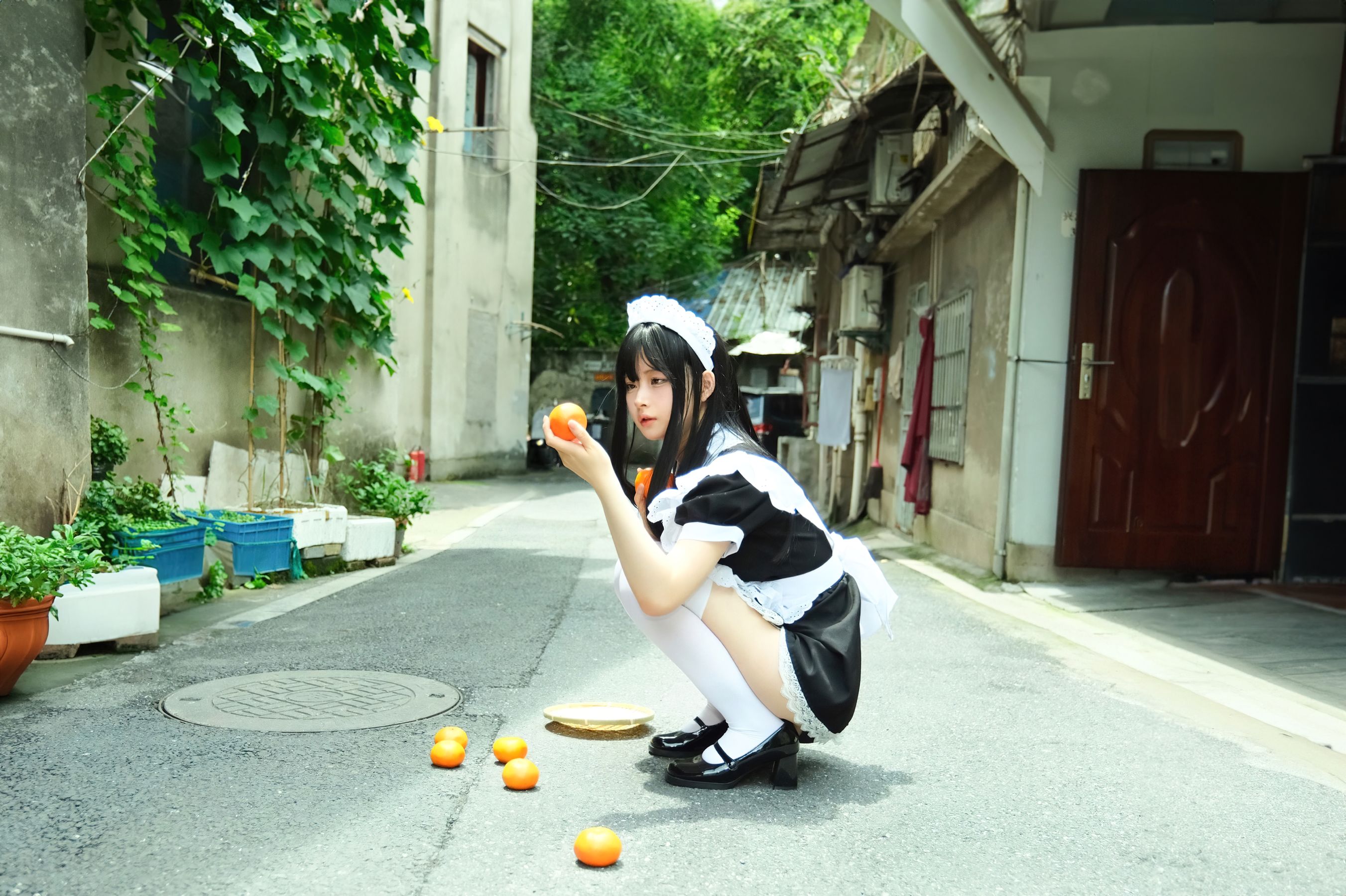 白莉爱吃巧克力 - 原理猪 深巷女仆  第2张