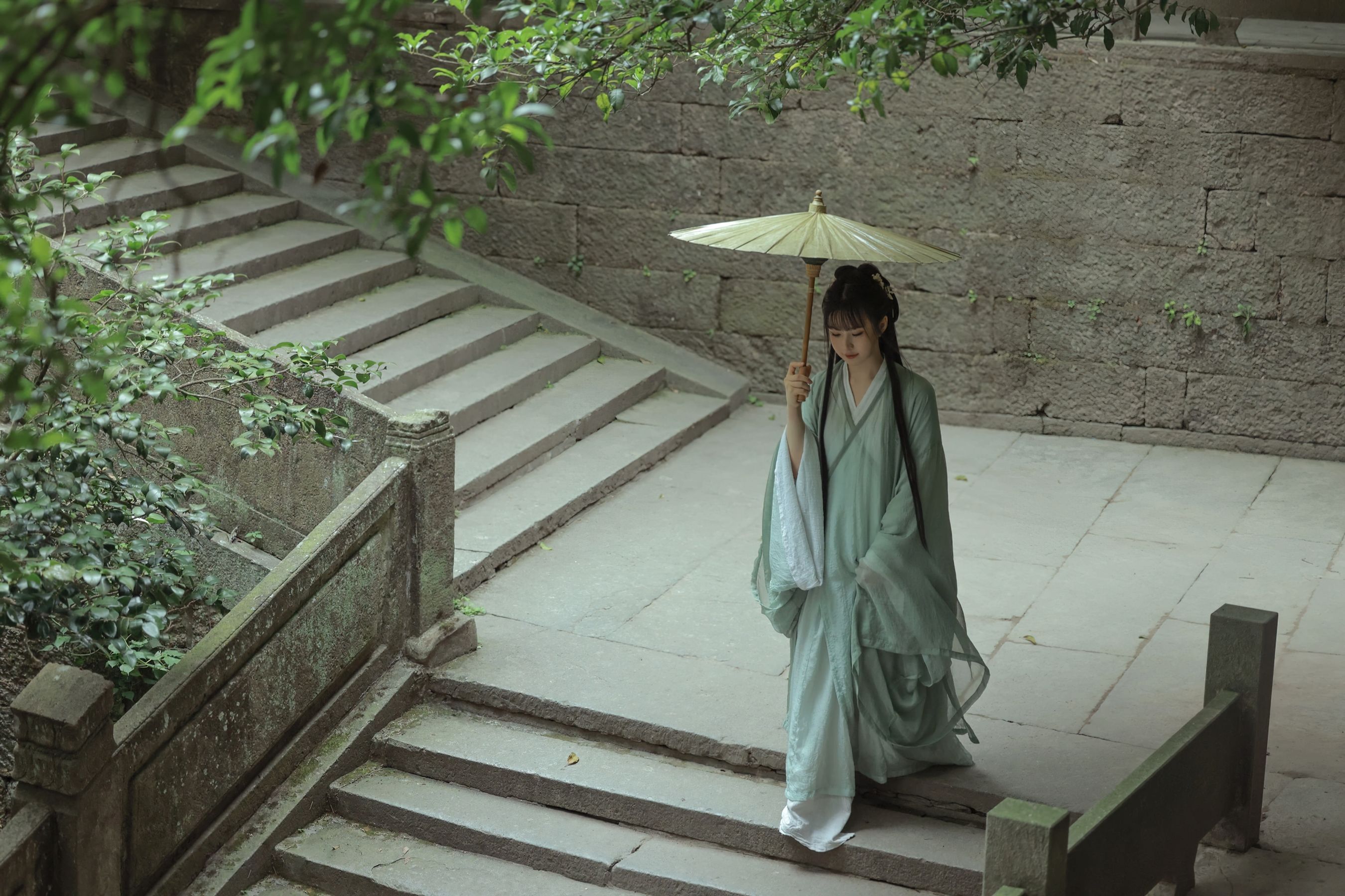 白莉爱吃巧克力 - 原理猪 古风汉服  第1张