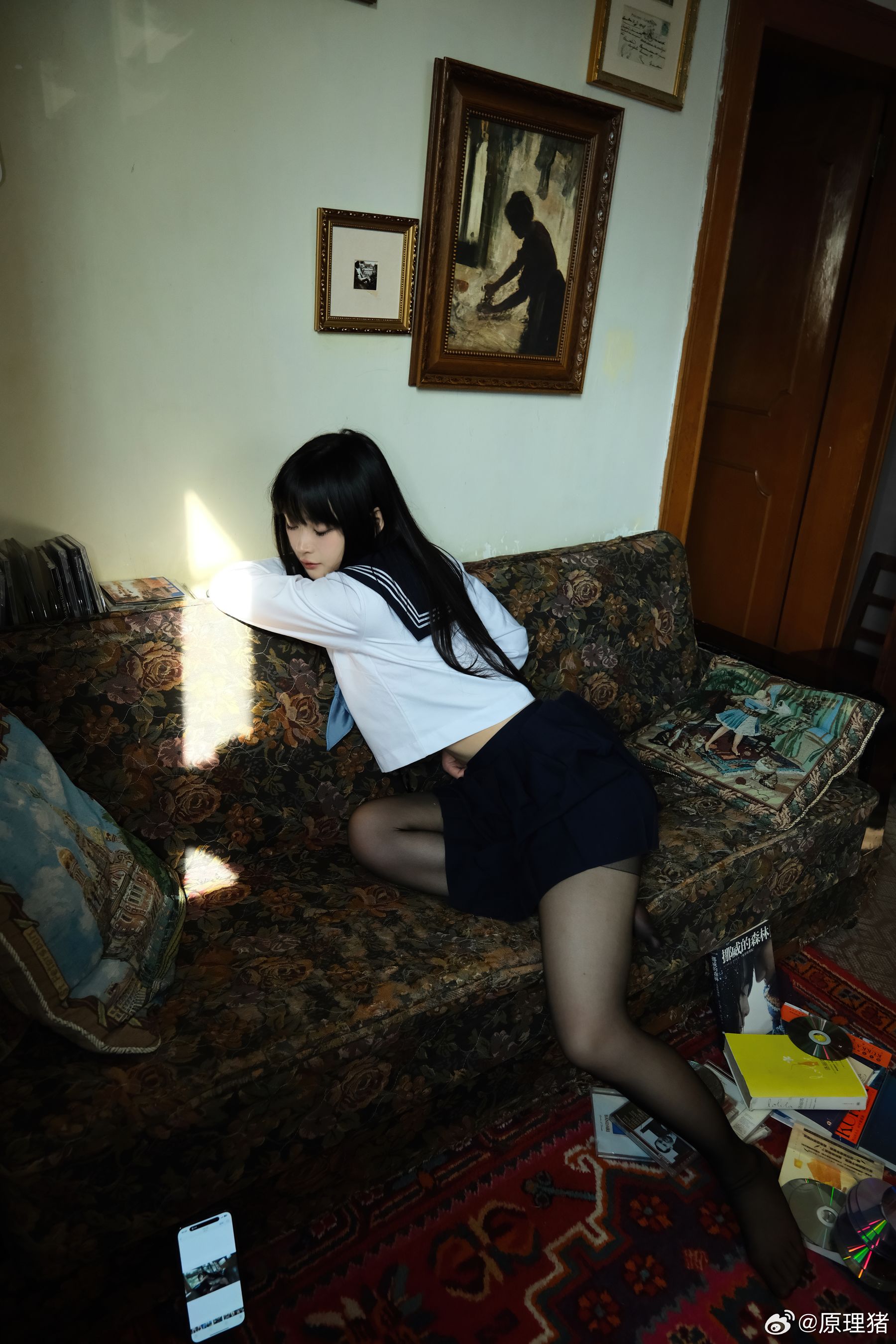 白莉爱吃巧克力 - 原理猪 闺房JK  第4张