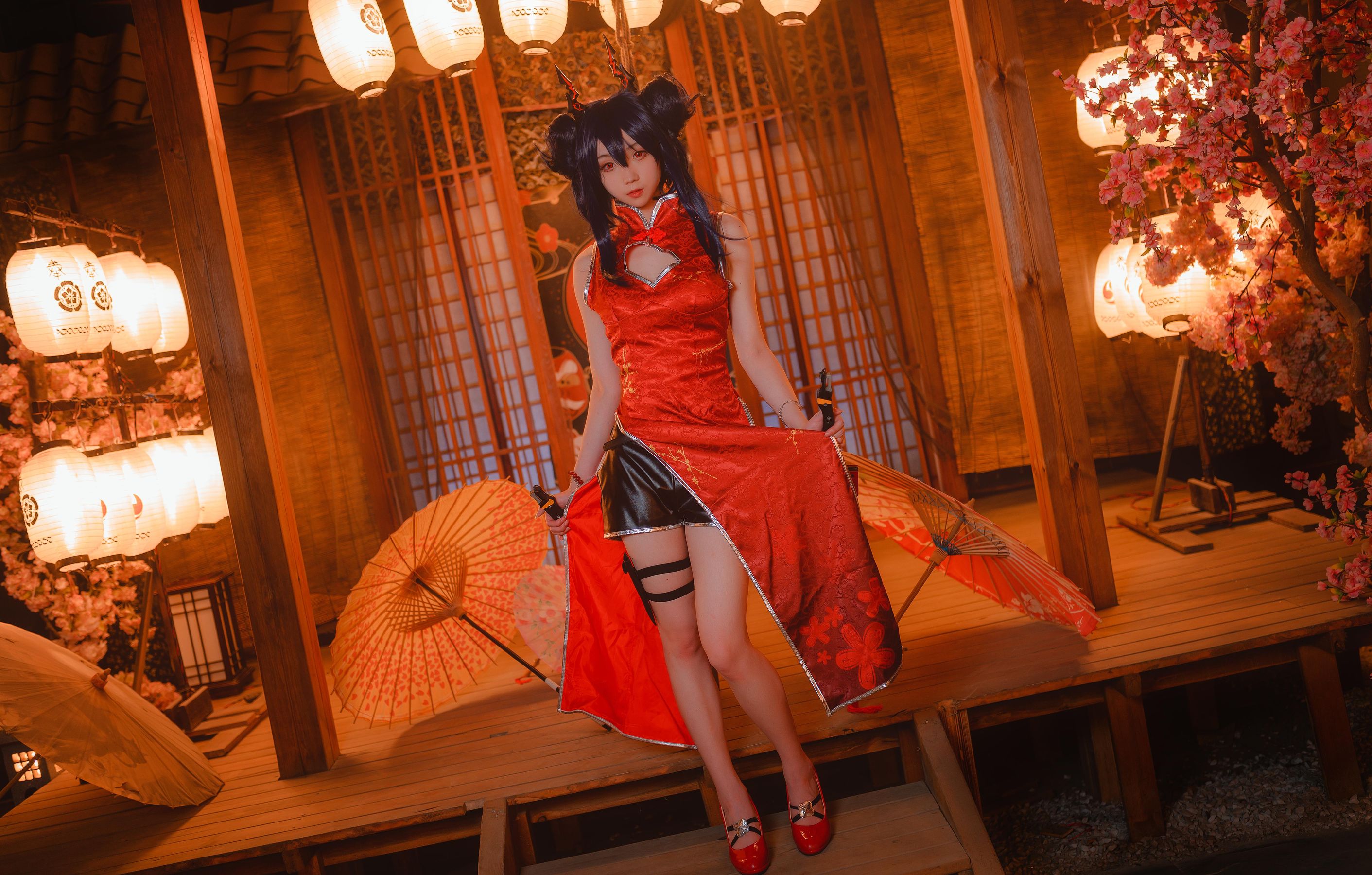 拿相机的执义 -【明日方舟】陈岁红霞  第3张