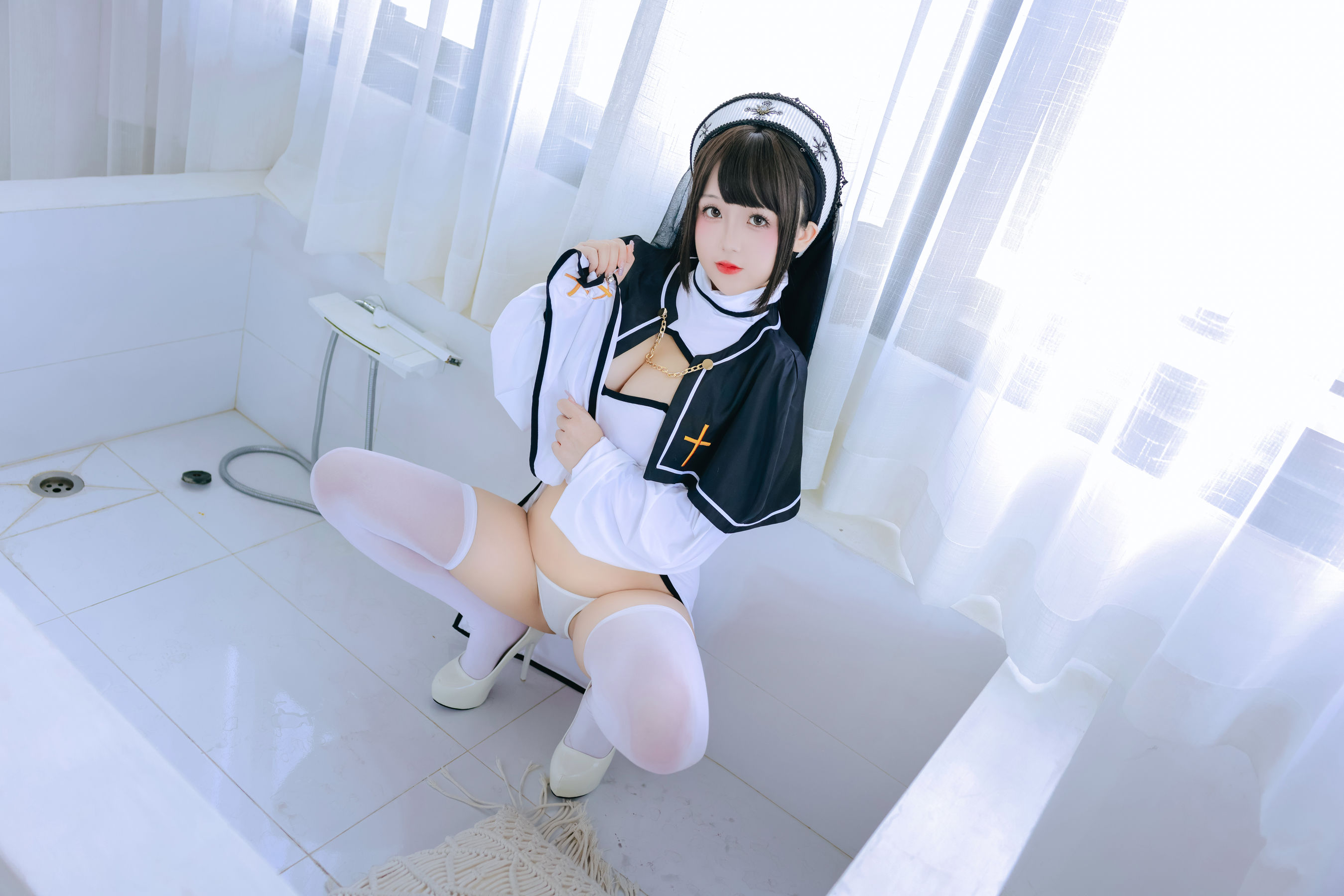Cosplay 日奈娇 - 圣洁修女  第23张