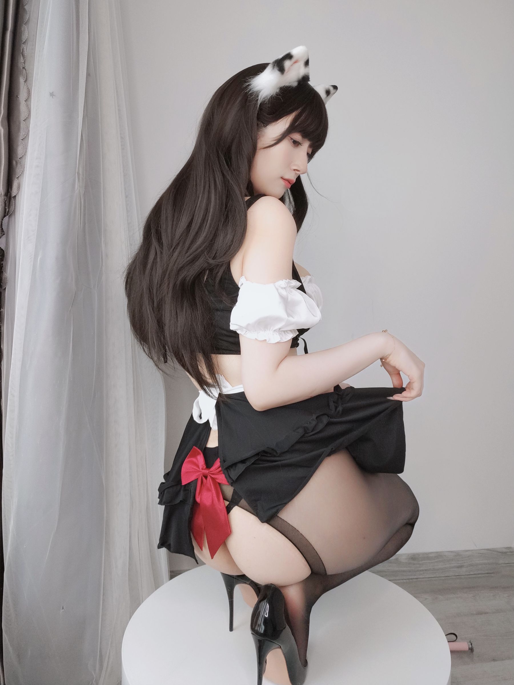 Coser小姐姐 白银 [fantia] 2023年04月 红色上衣  第41张