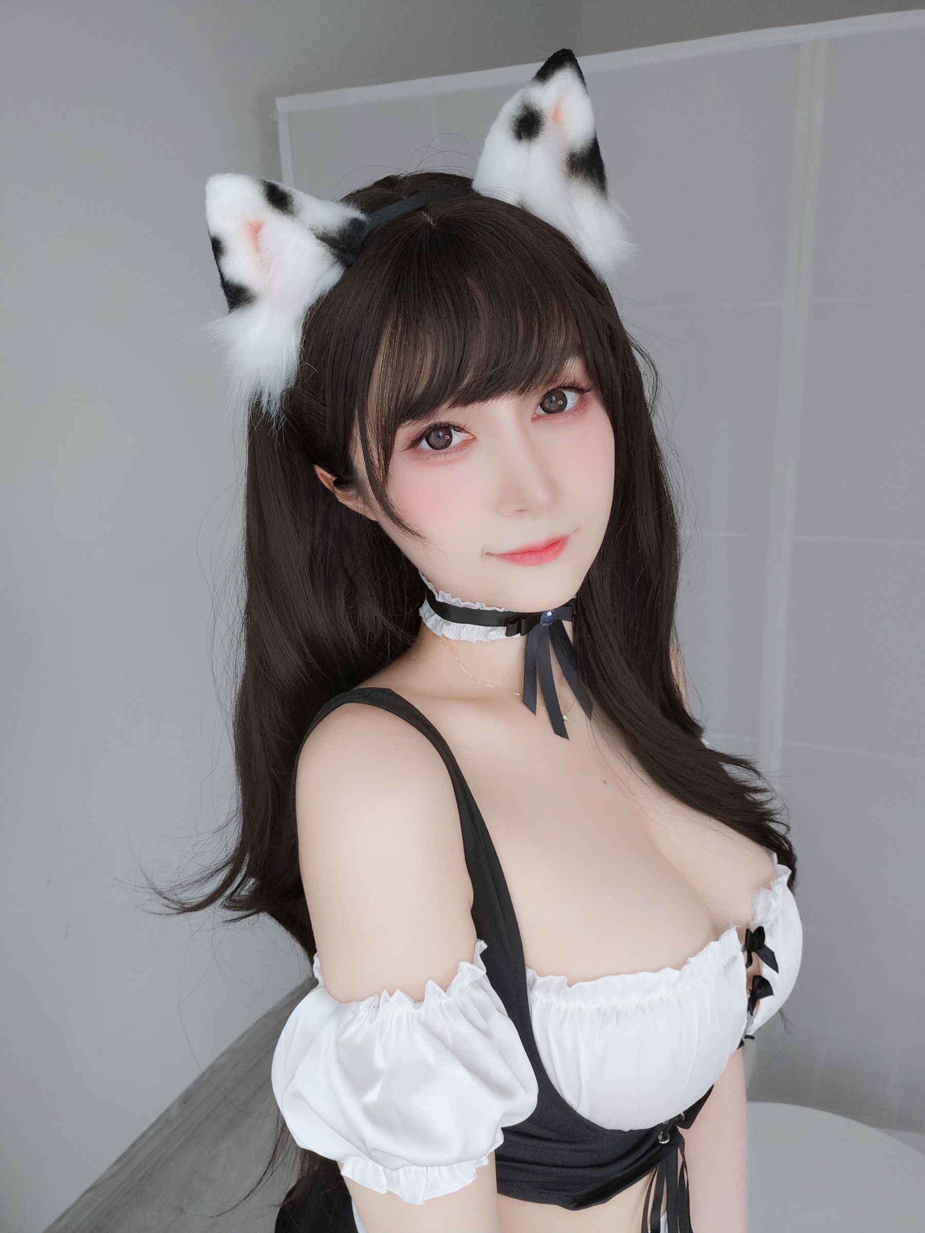 Coser小姐姐 白银 [fantia] 2023年04月 红色上衣  第27张