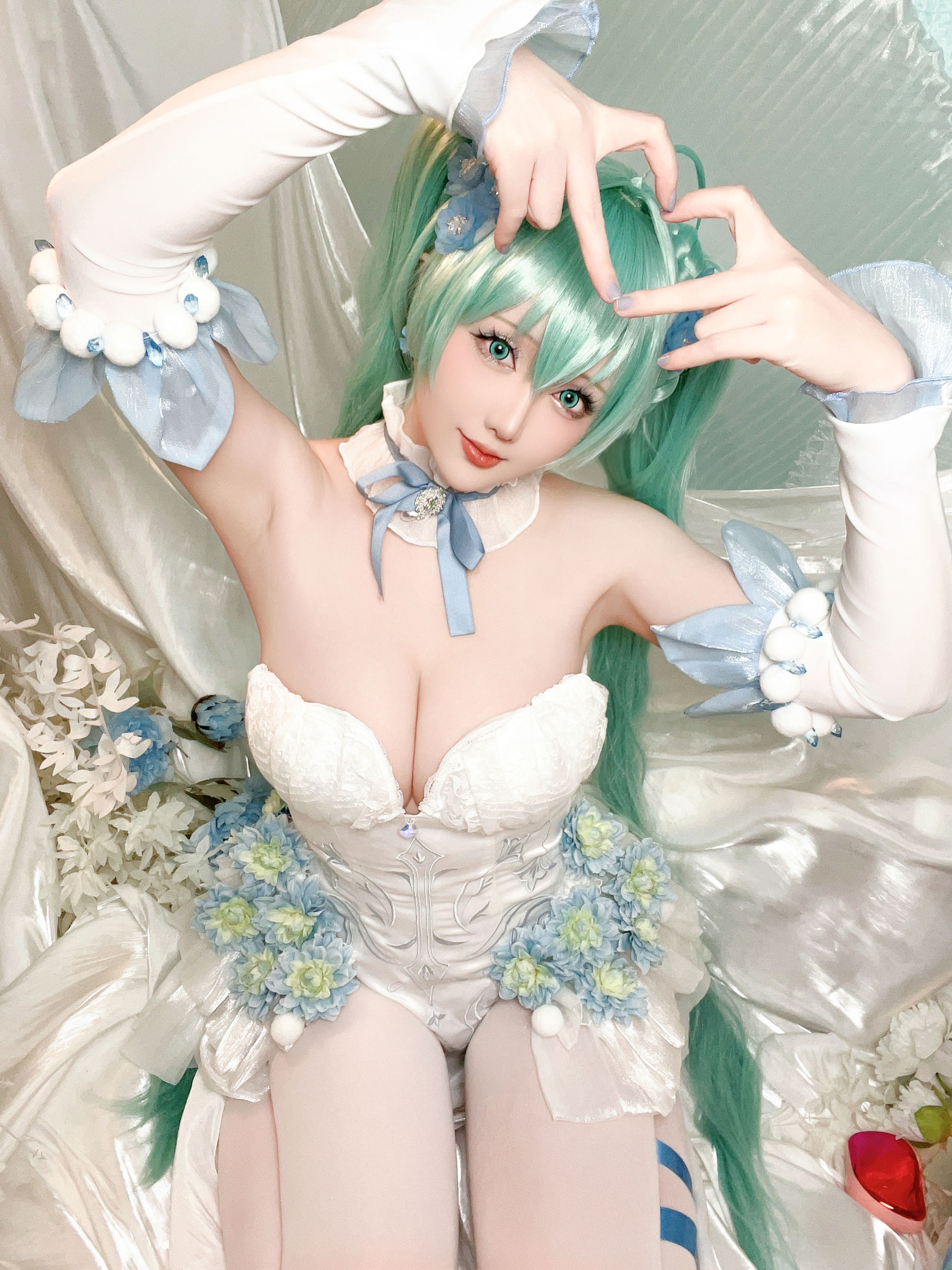 Coser小姐姐 星之迟迟 - 初音未来 粉蝶花精灵  第57张