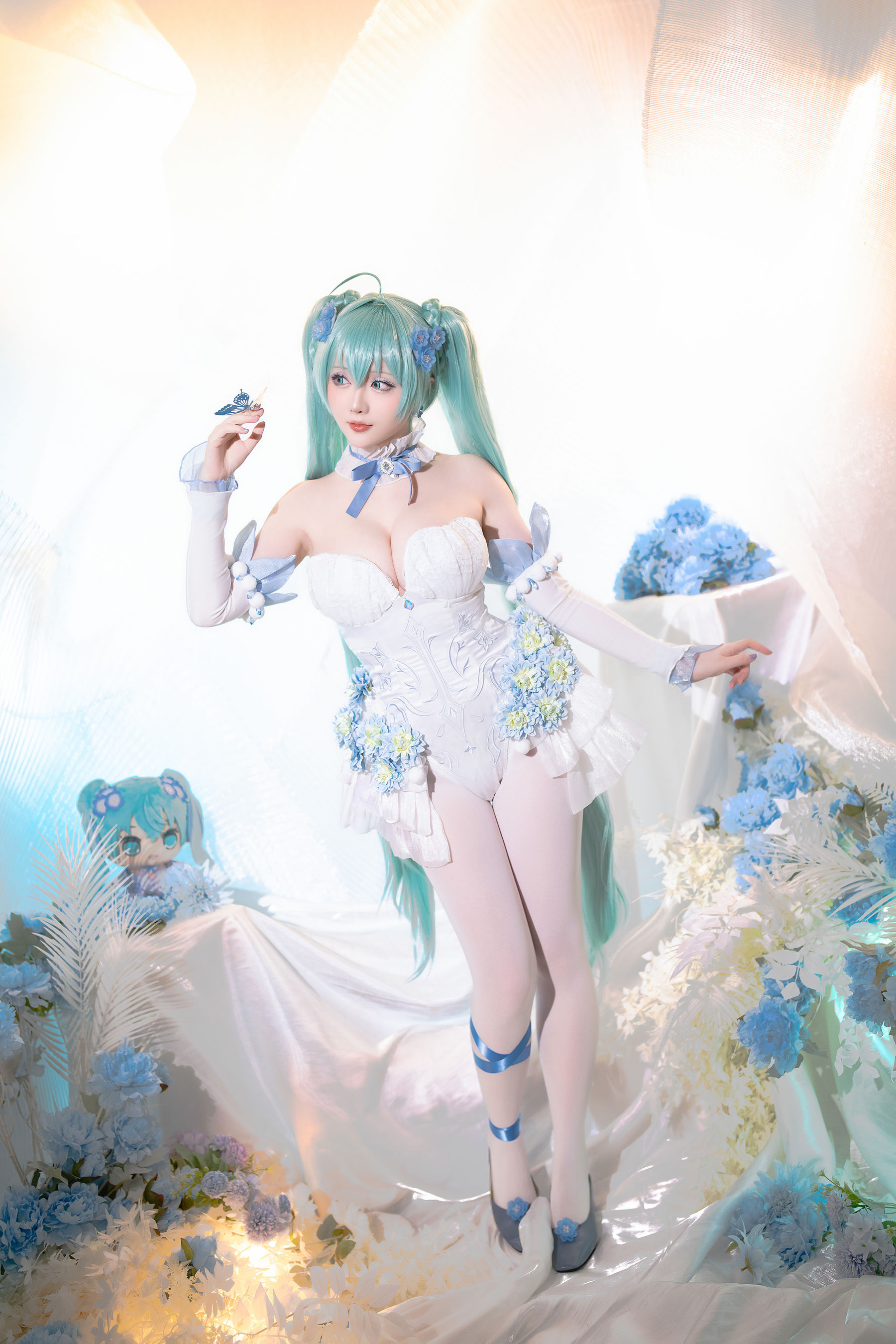 Coser小姐姐 星之迟迟 - 初音未来 粉蝶花精灵  第3张