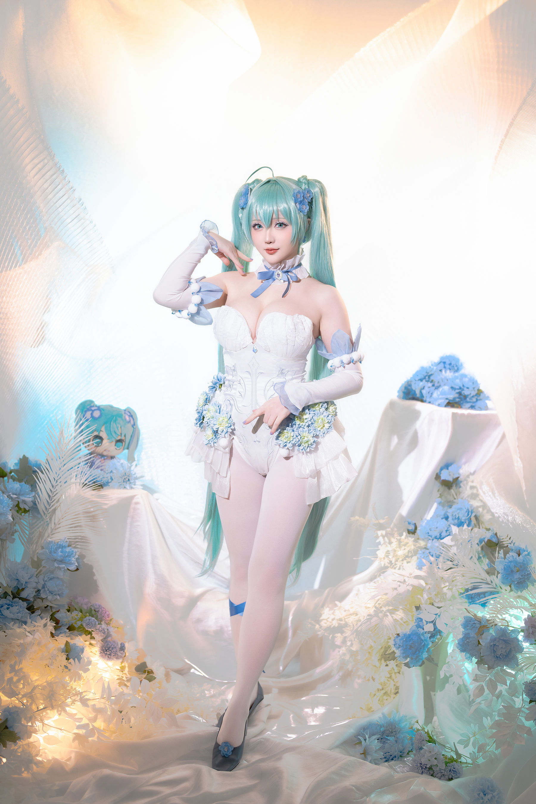 Coser小姐姐 星之迟迟 - 初音未来 粉蝶花精灵  第2张