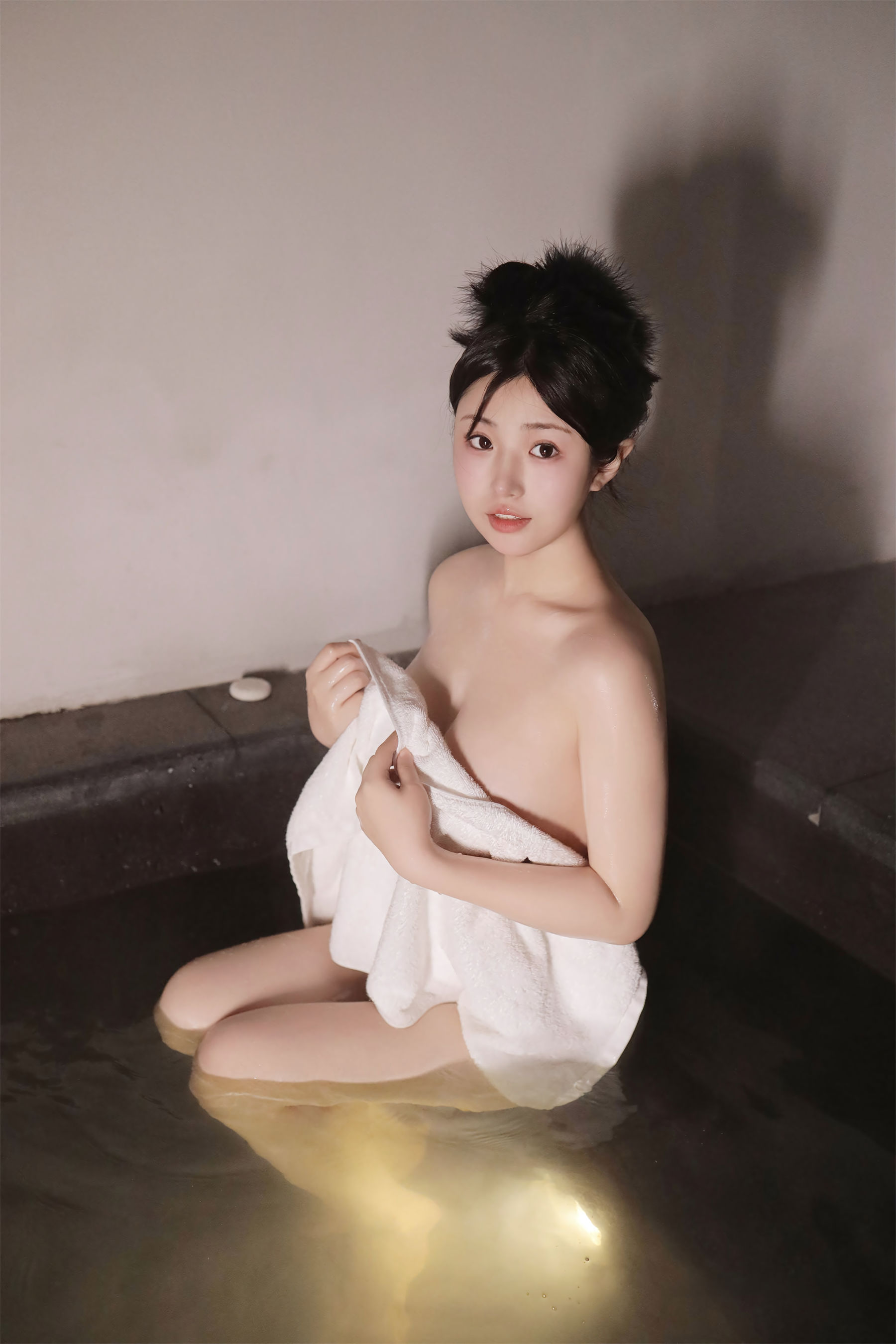 陈小花 - 泡澡  第2张