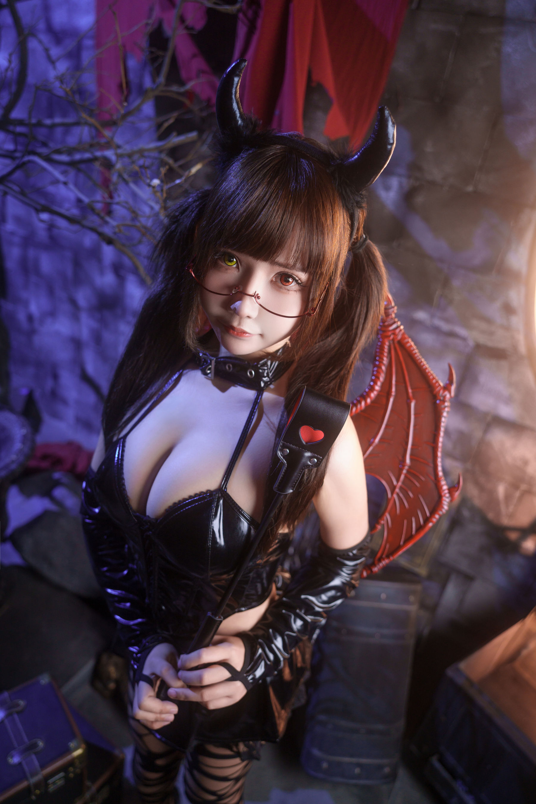 二次元妹子 抱走莫子 aa - 小魅魔  第1张