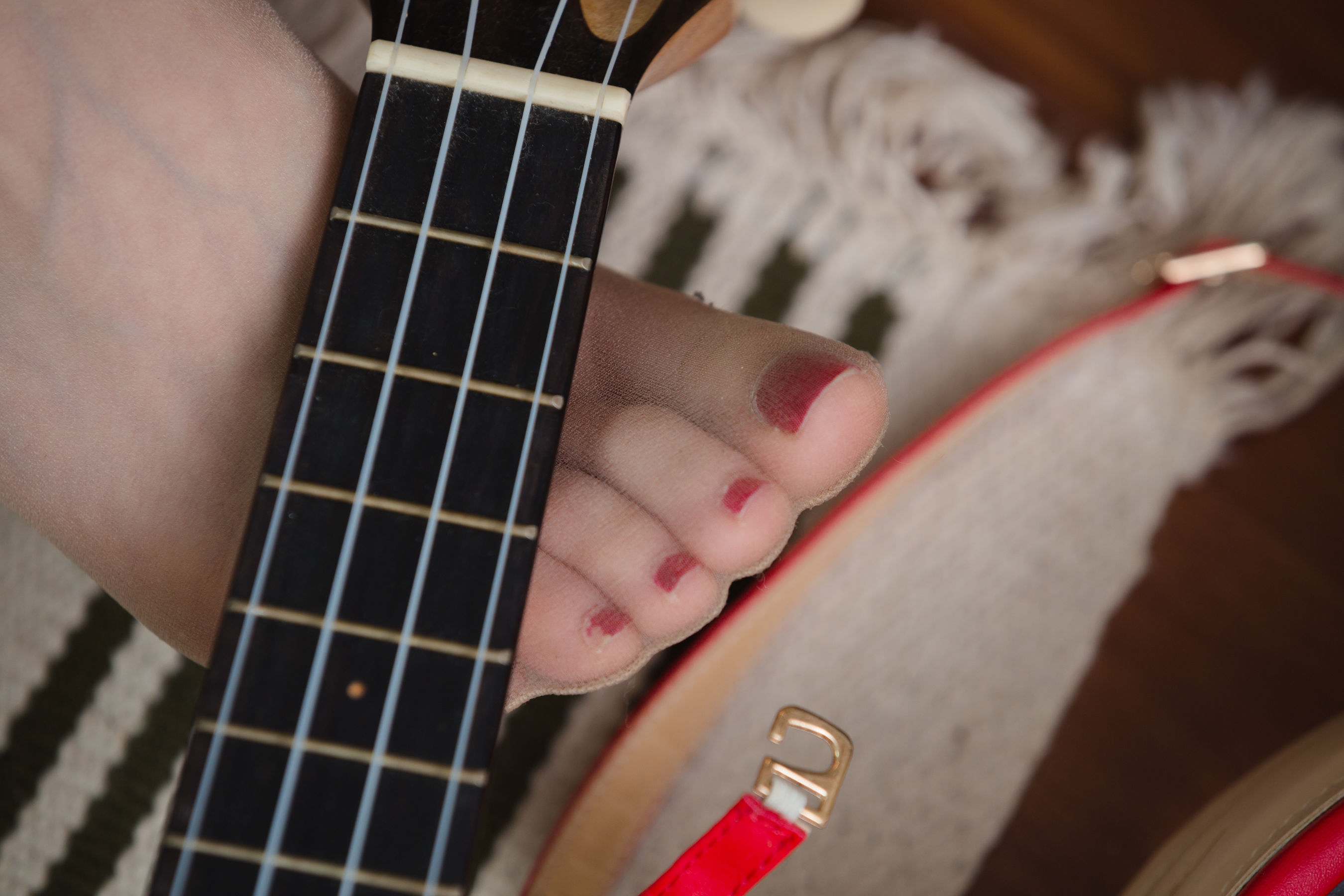 Sia不吃鱼 - 红色高跟  第86张