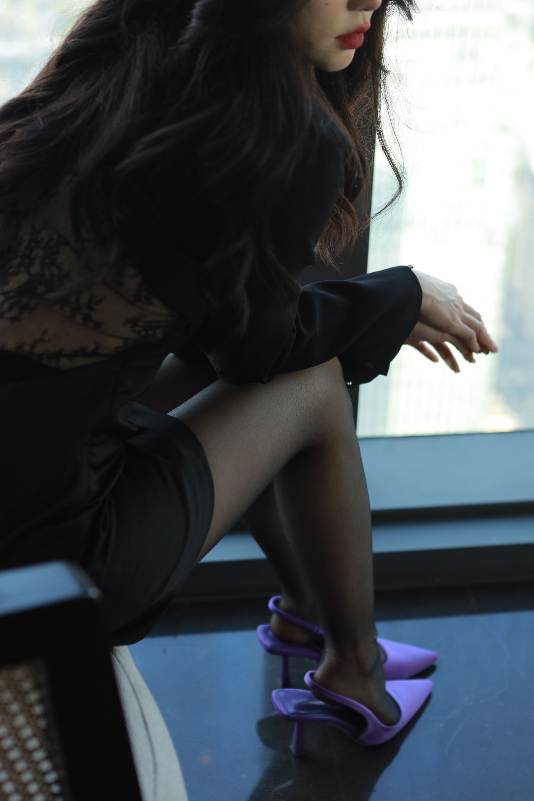 Sia不吃鱼 - 黑丝玉足  第4张