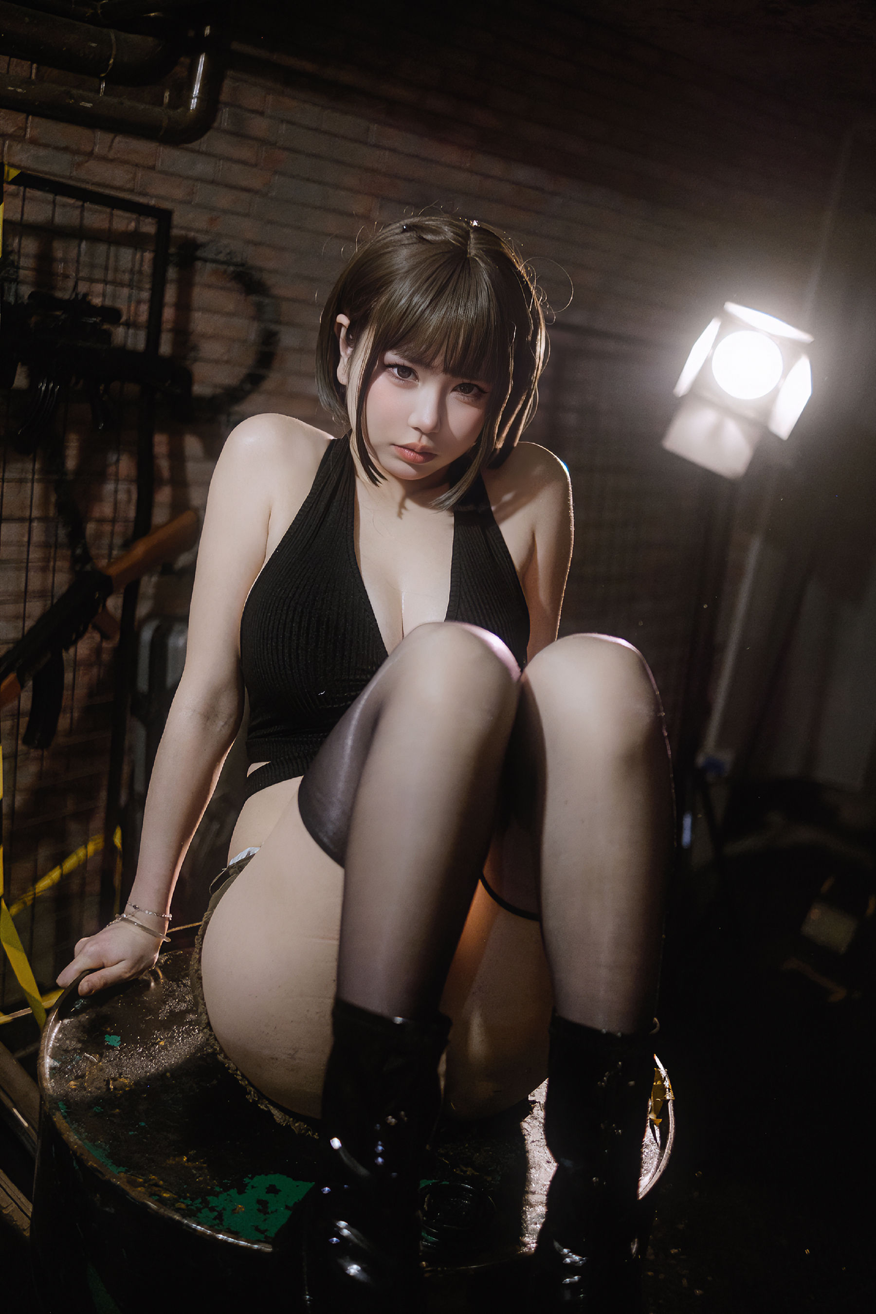 Tina很妖孽呀 - 短发女特工  第11张