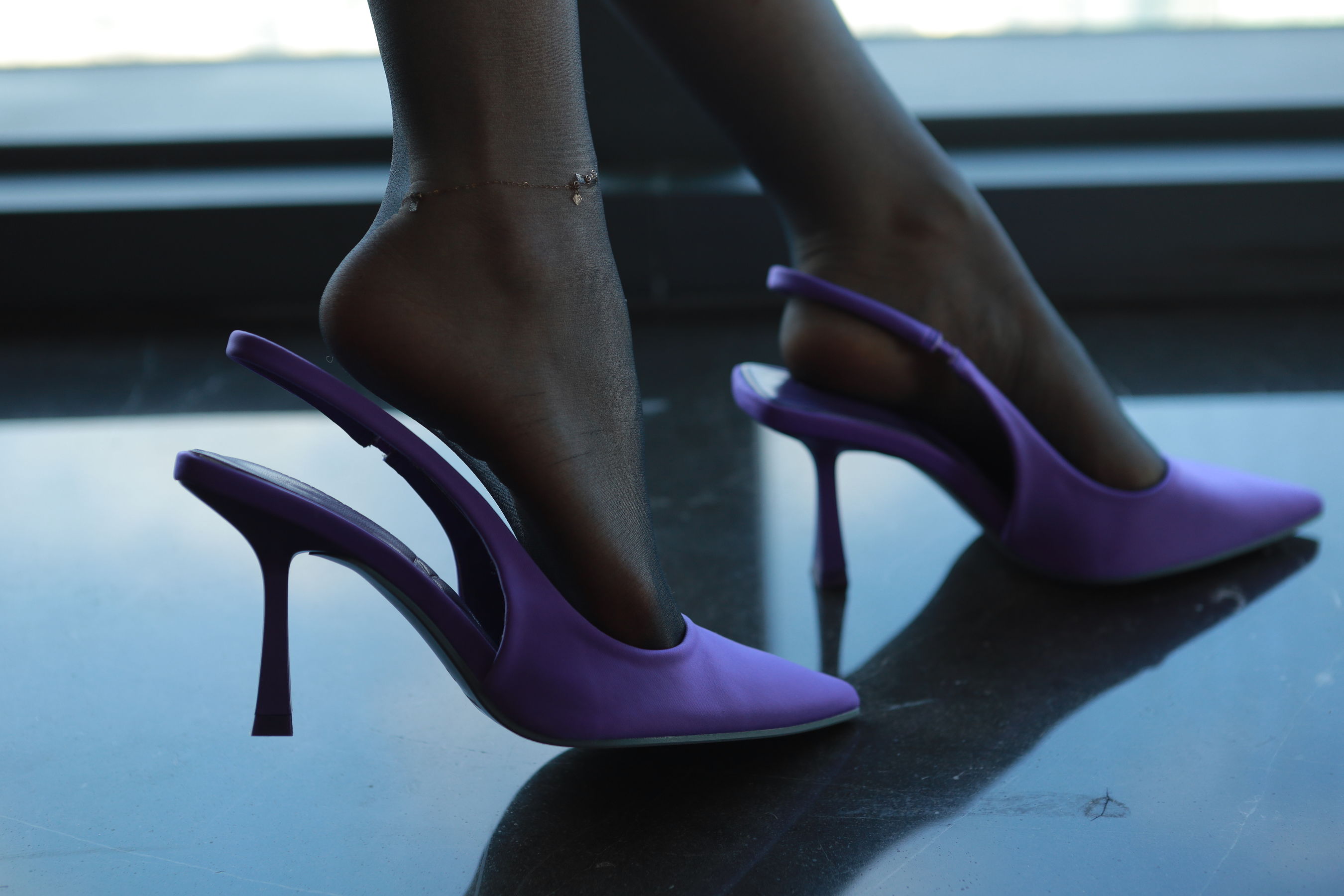 Sia不吃鱼 - 黑丝玉足  第21张