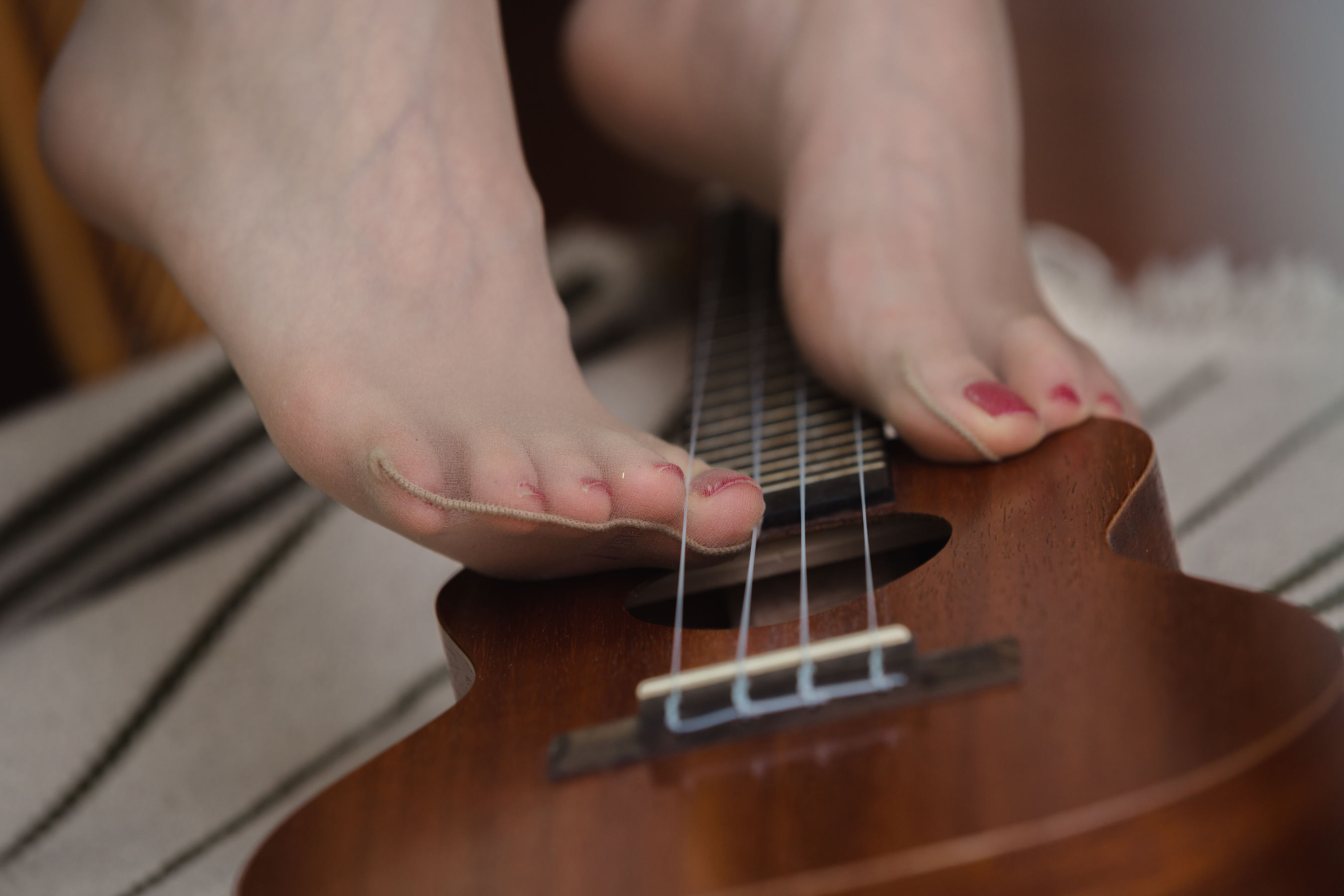 Sia不吃鱼 - 红色高跟  第72张