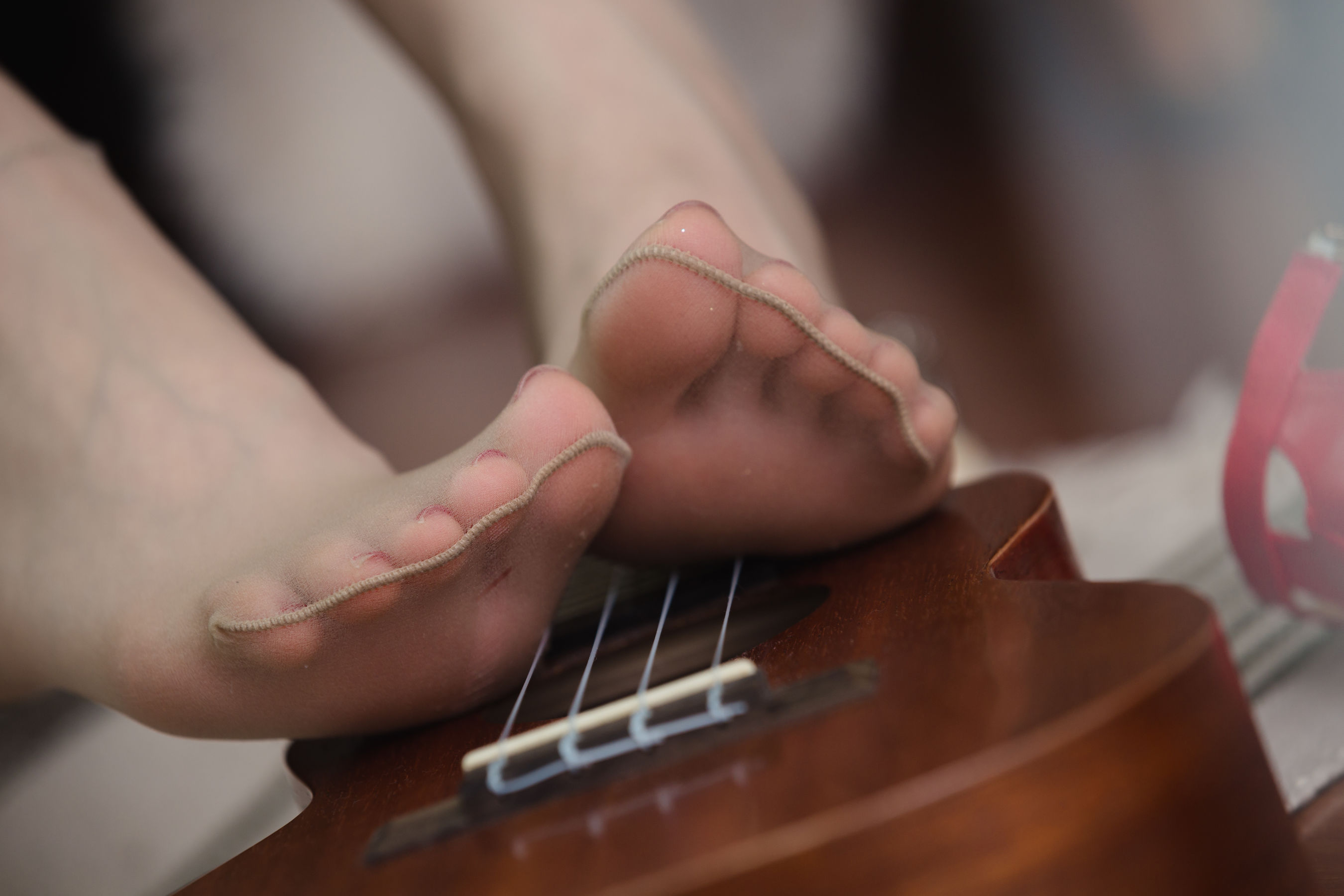 Sia不吃鱼 - 红色高跟  第83张