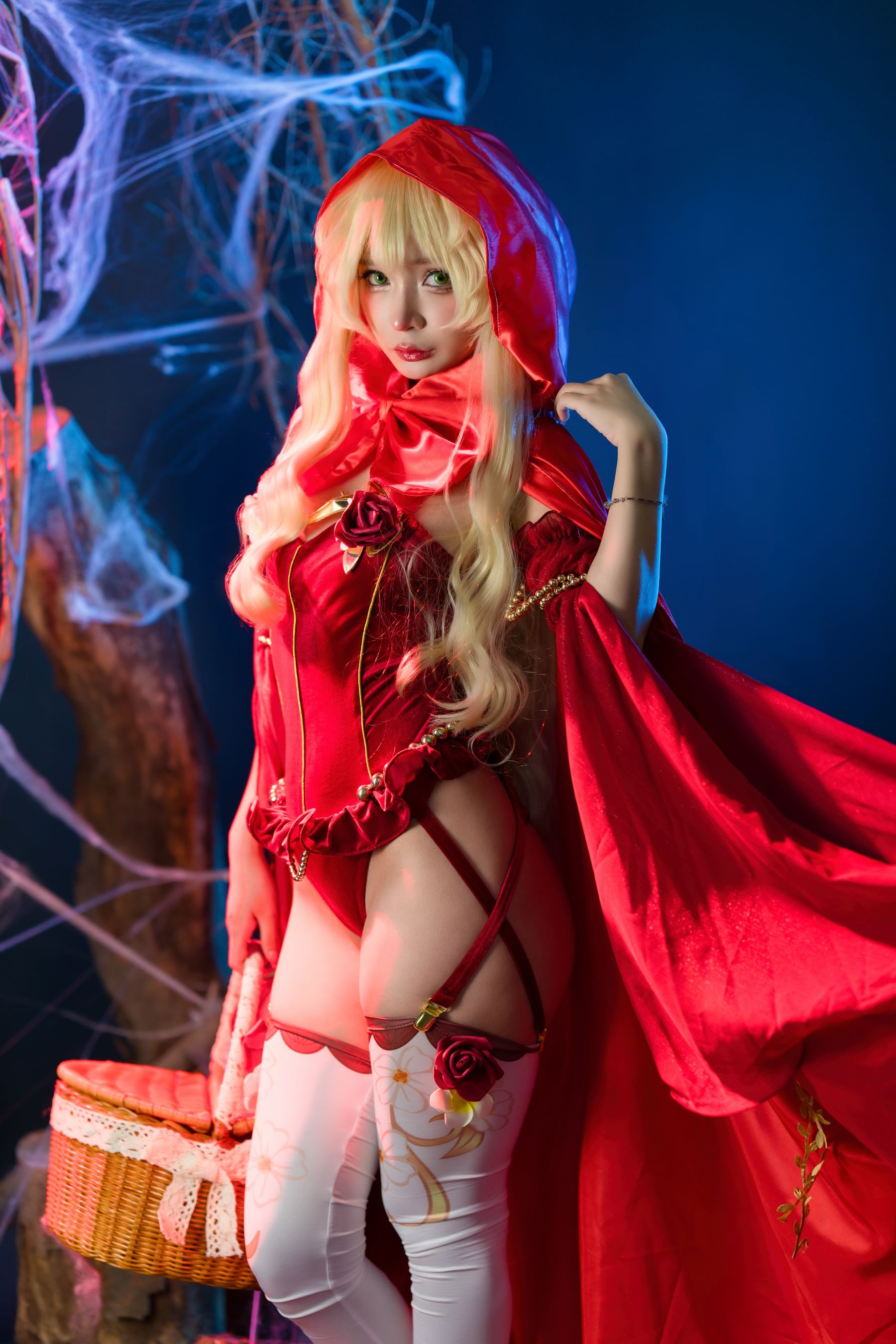Umeko J - Red Riding Hood  第3张
