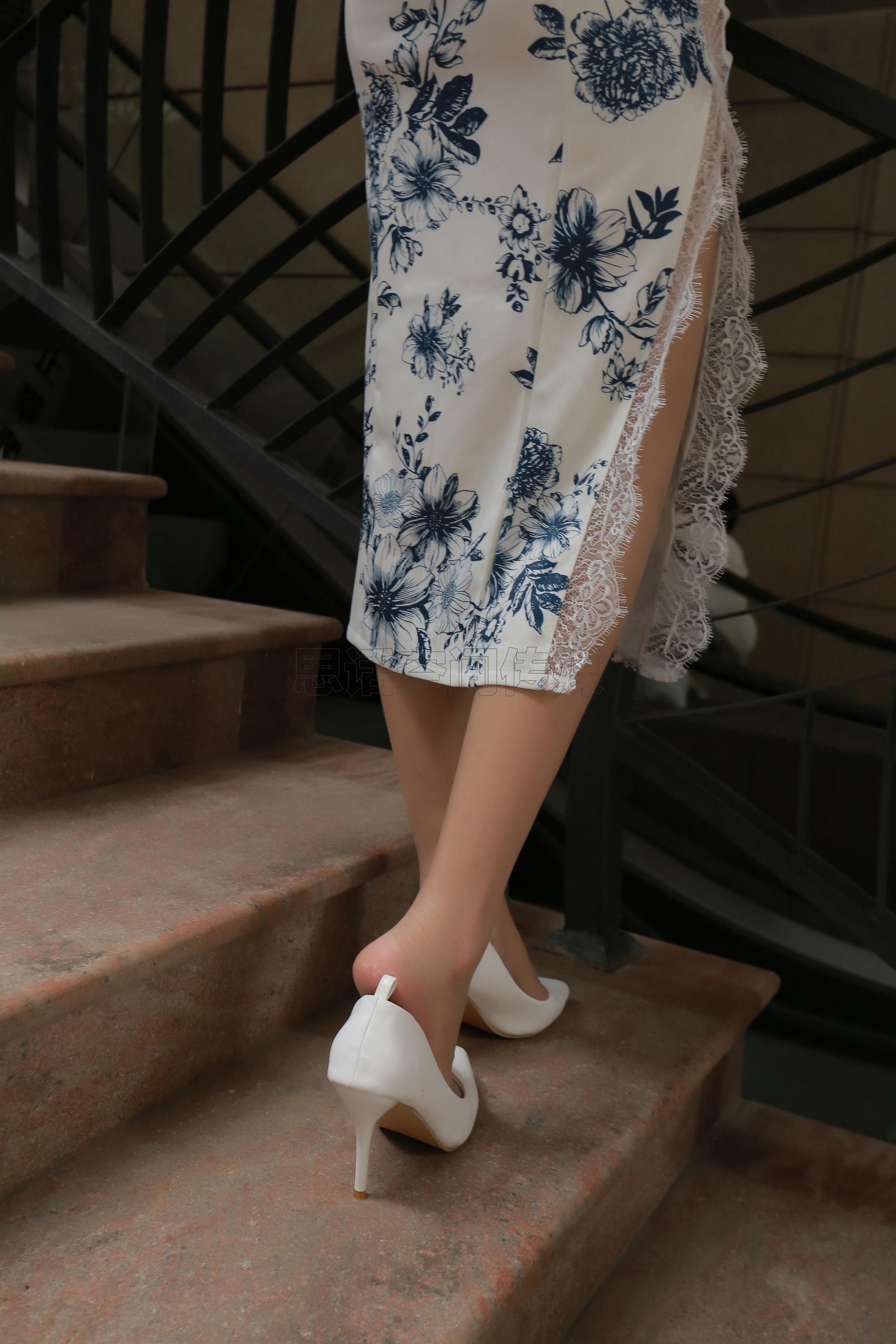 [思话SiHua] SH187 诗诗 穿肉丝的旗袍女神  第3张