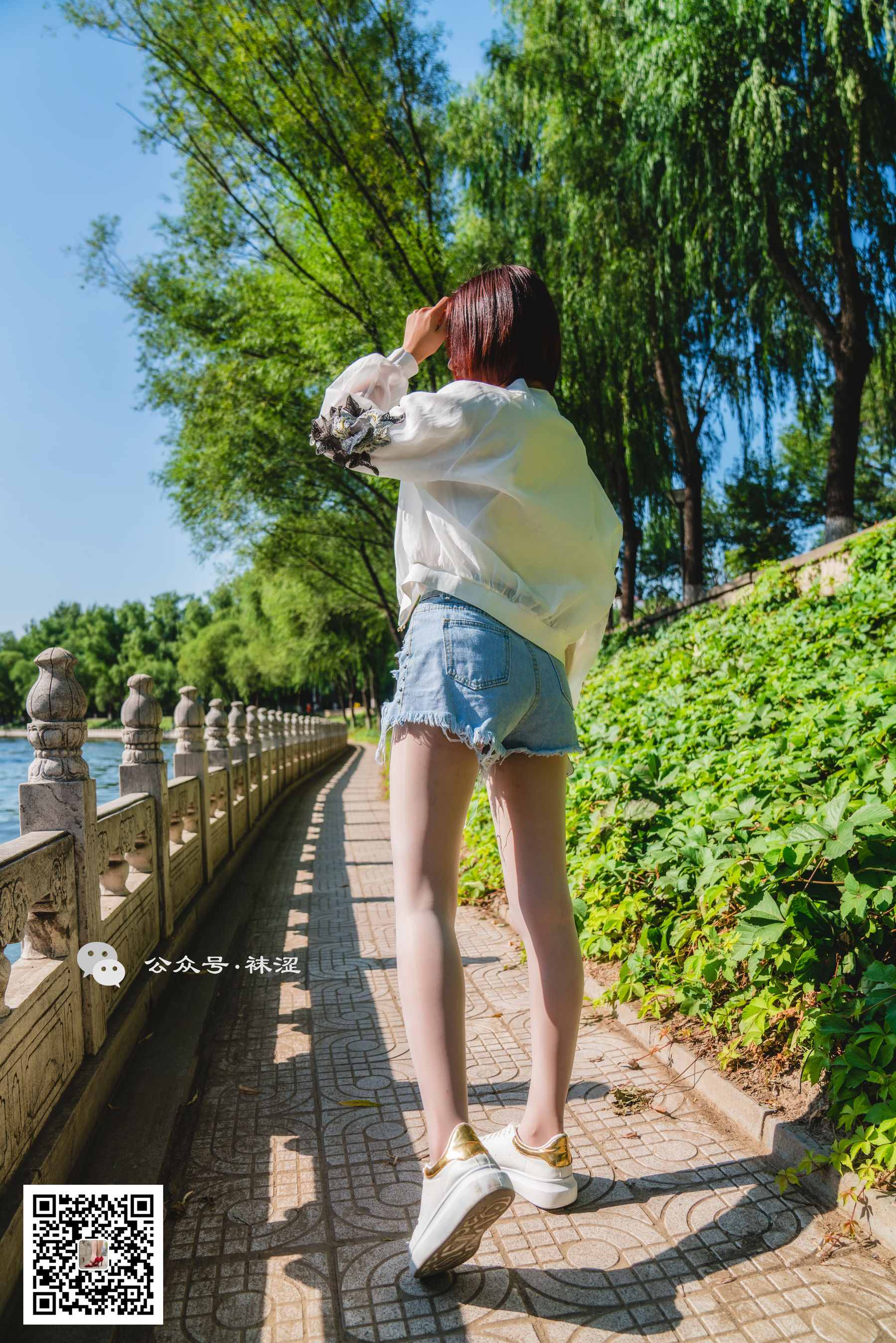 [袜涩] VOL.010  当穿白丝的妹子遇到大叔 第3张