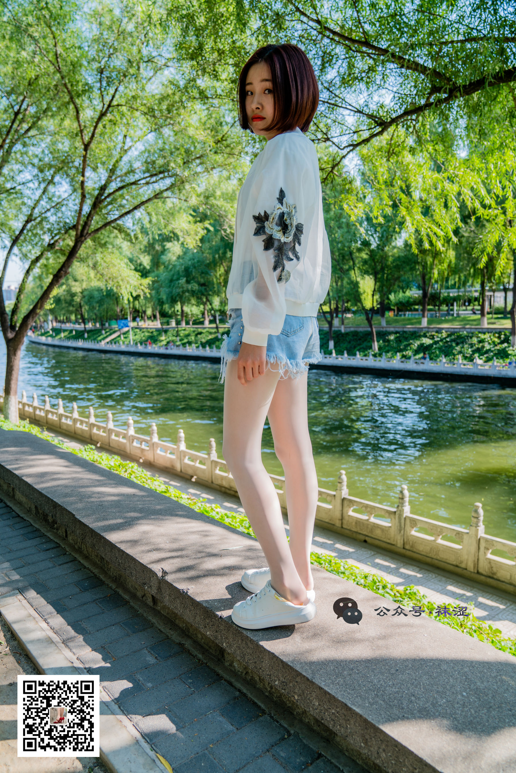[袜涩] VOL.010  当穿白丝的妹子遇到大叔 第10张