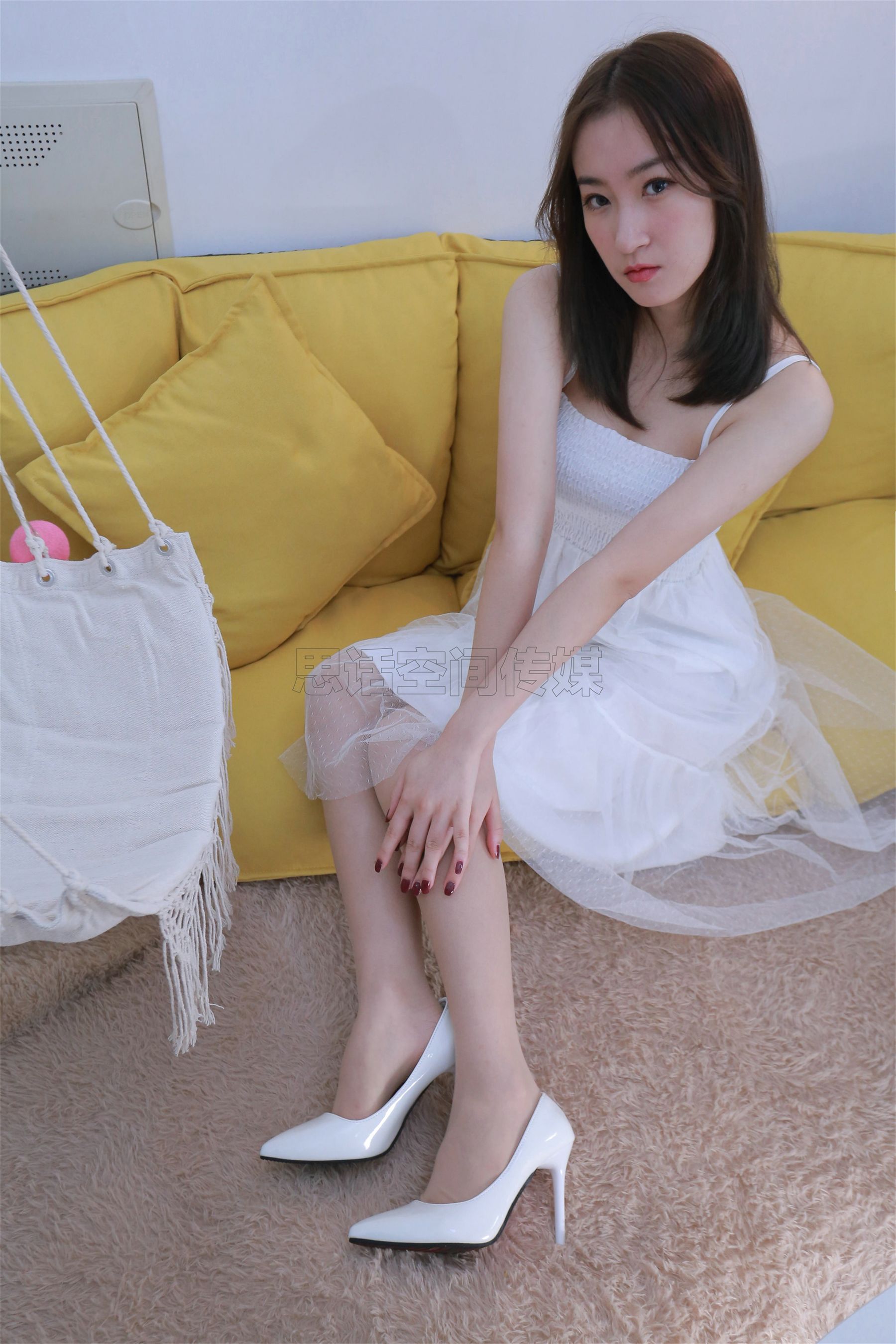 [思话SiHua] SH153  (新模）Reya 小白裙下的美腿 第3张