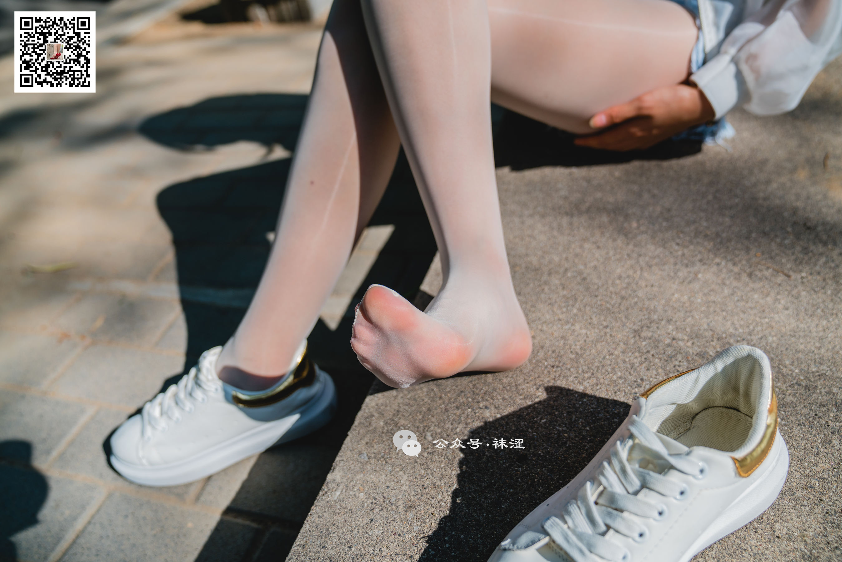 [袜涩] VOL.010  当穿白丝的妹子遇到大叔 第4张