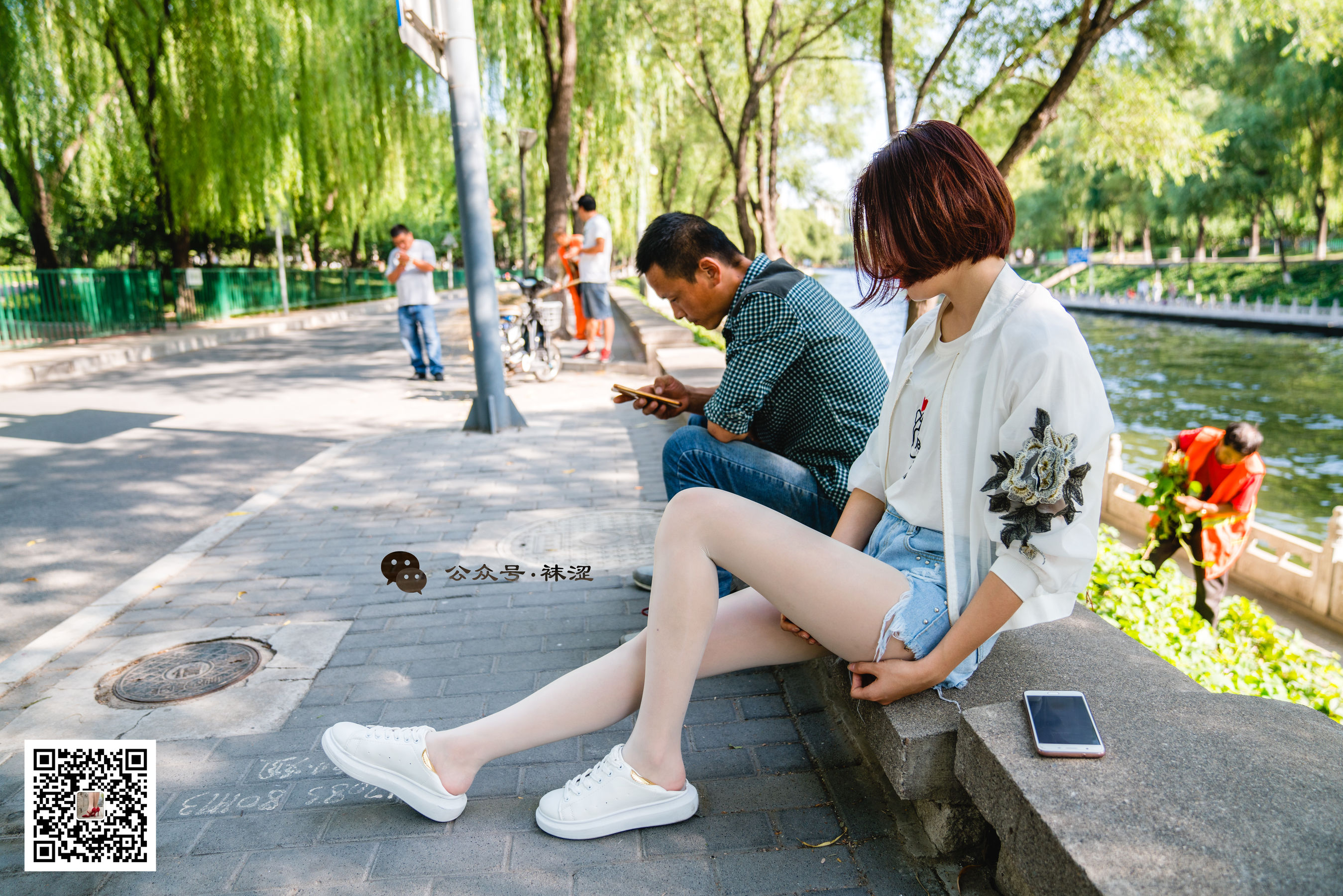 [袜涩] VOL.010  当穿白丝的妹子遇到大叔 第12张