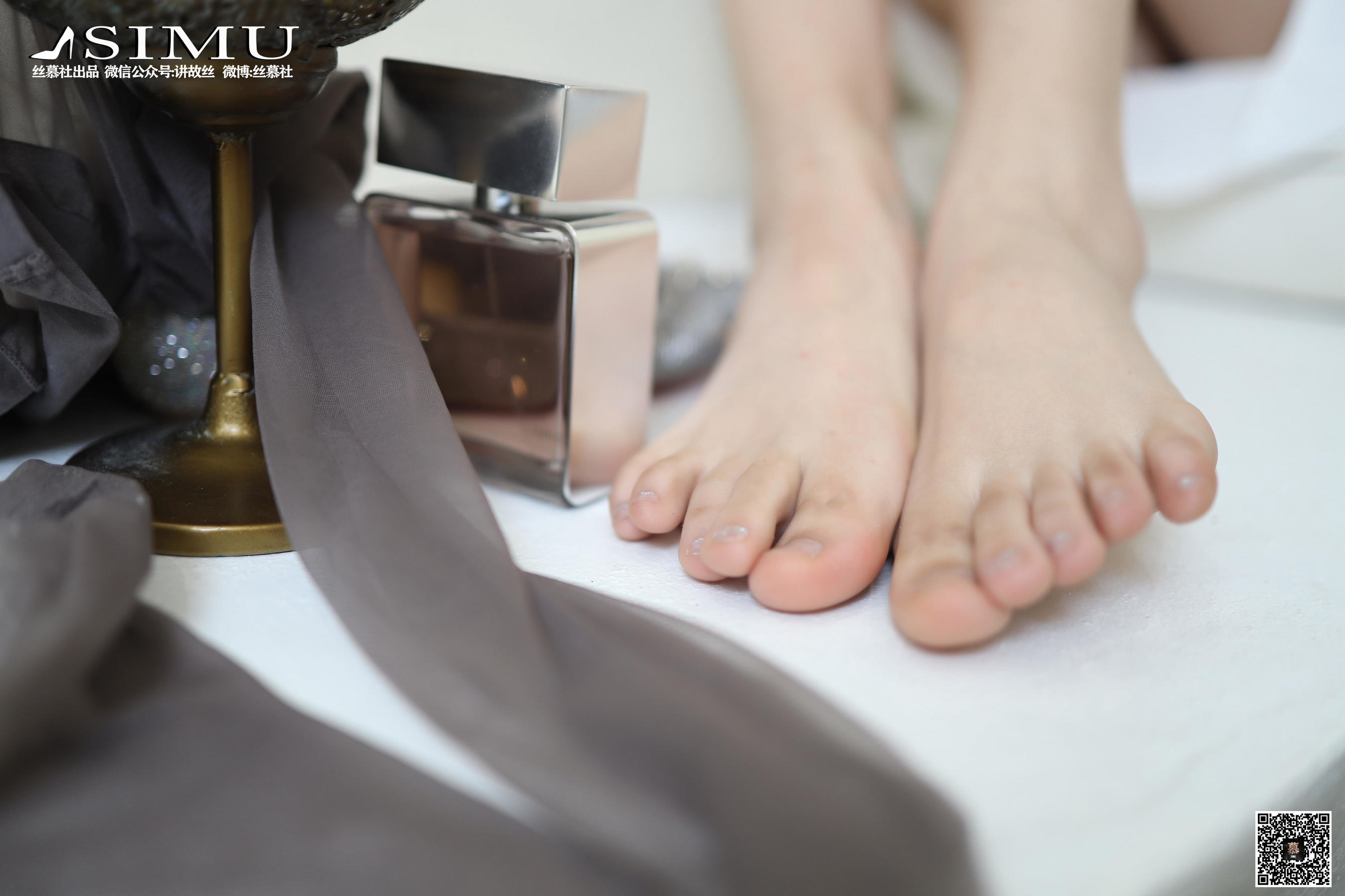 [丝慕] 特写集TX025 可儿 《香水与丝袜》  第37张