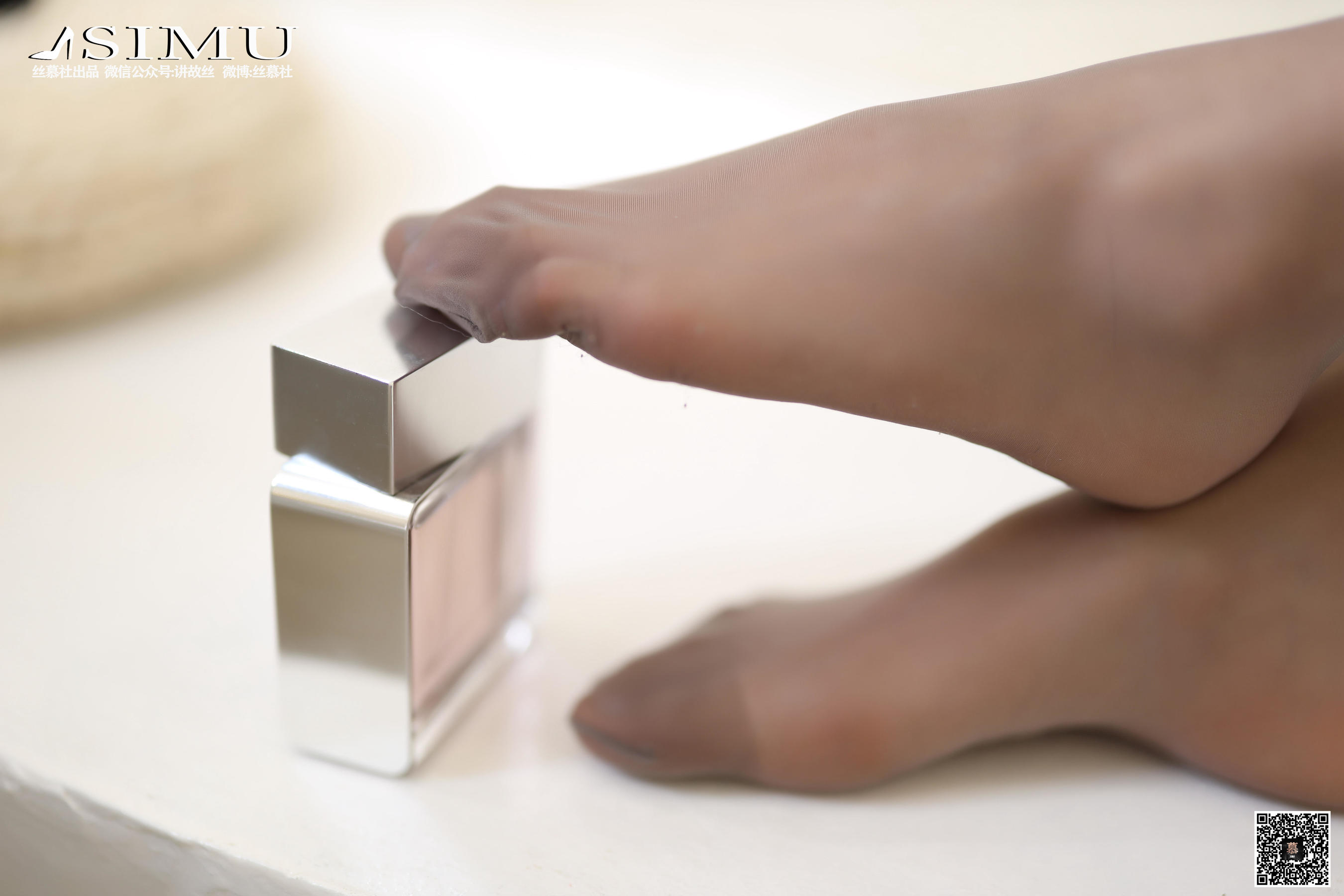 [丝慕] 特写集TX025 可儿 《香水与丝袜》  第55张