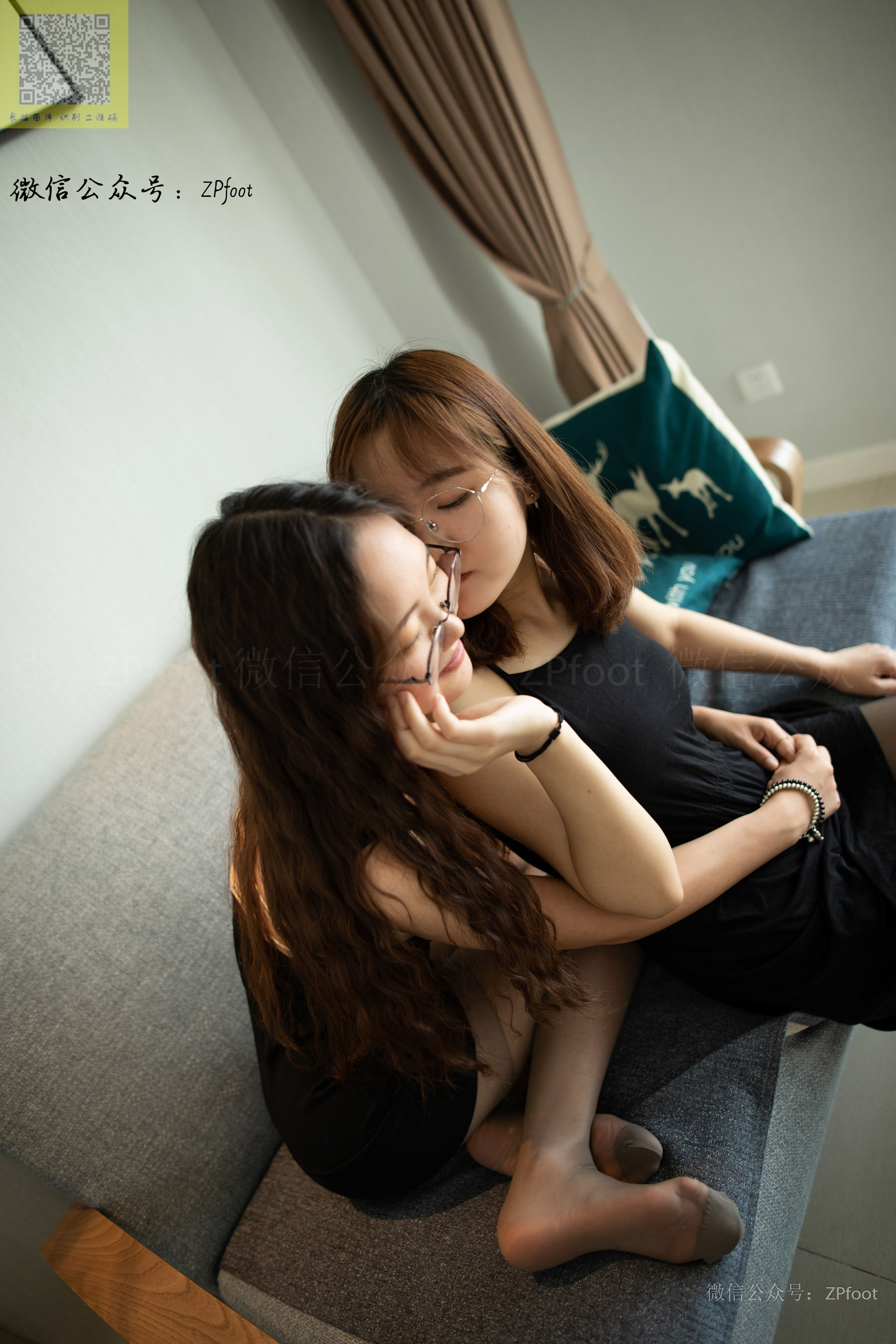 [山茶摄影LSS] NO.127  两学妹互脱丝袜 第40张