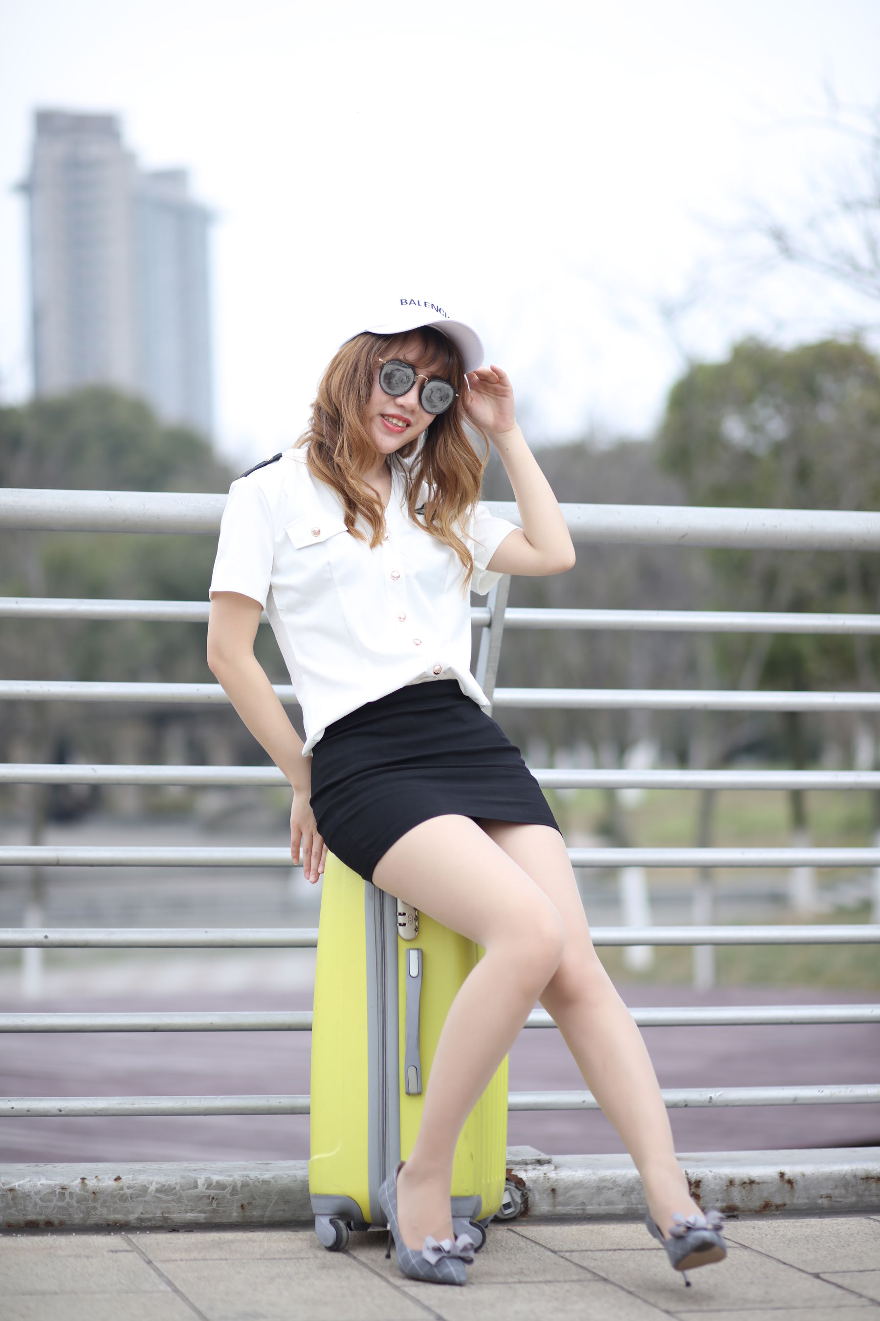 [奈丝] NO.081 高高 天桥上的制服girl  第3张