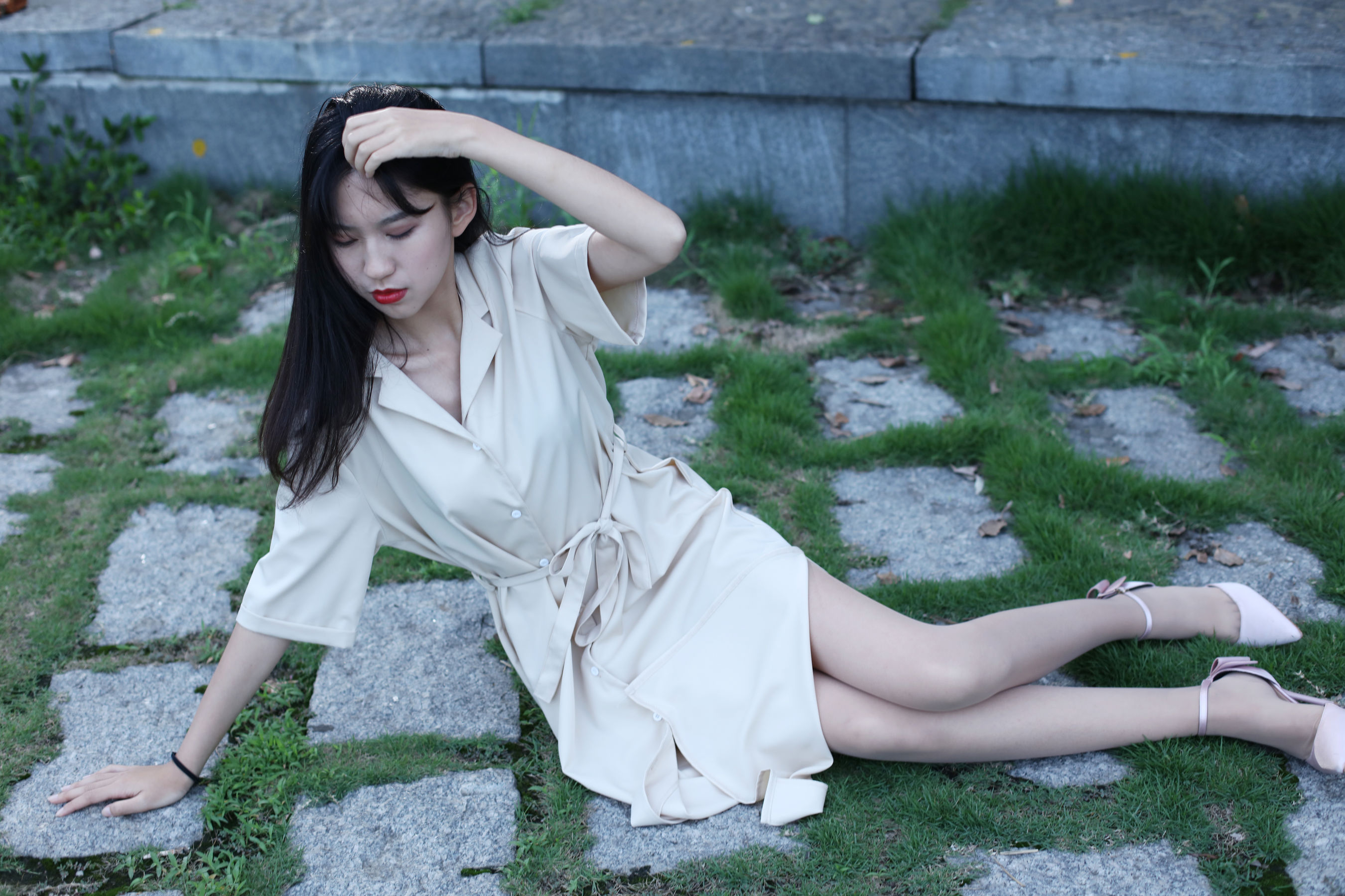 [奈丝] NO.131 小橙子 户外躺拍  第3张