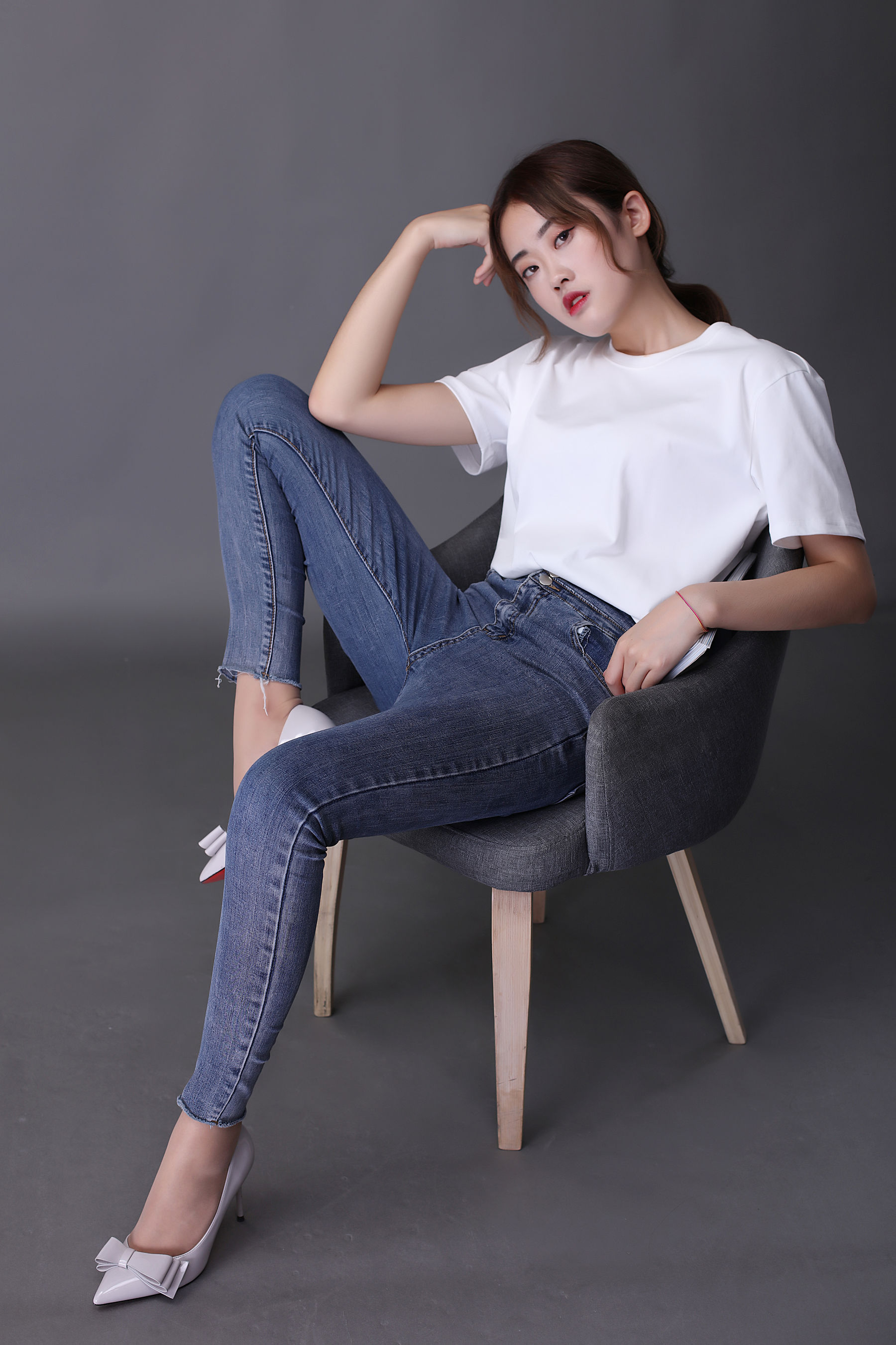 [奈丝] NO.127 可乐 白T牛仔裤里的丝袜  第4张