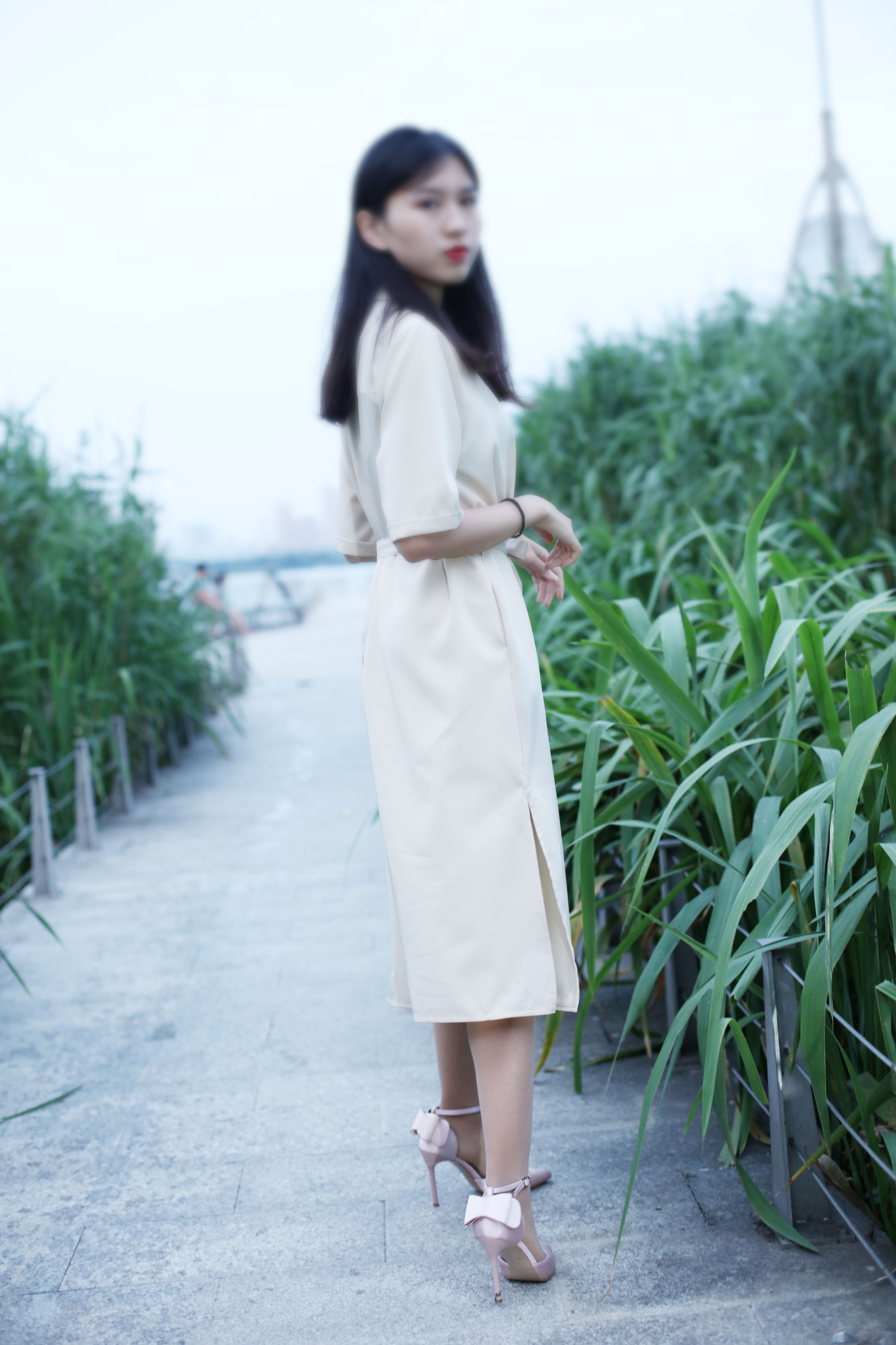 [奈丝] NO.131 小橙子 户外躺拍  第6张