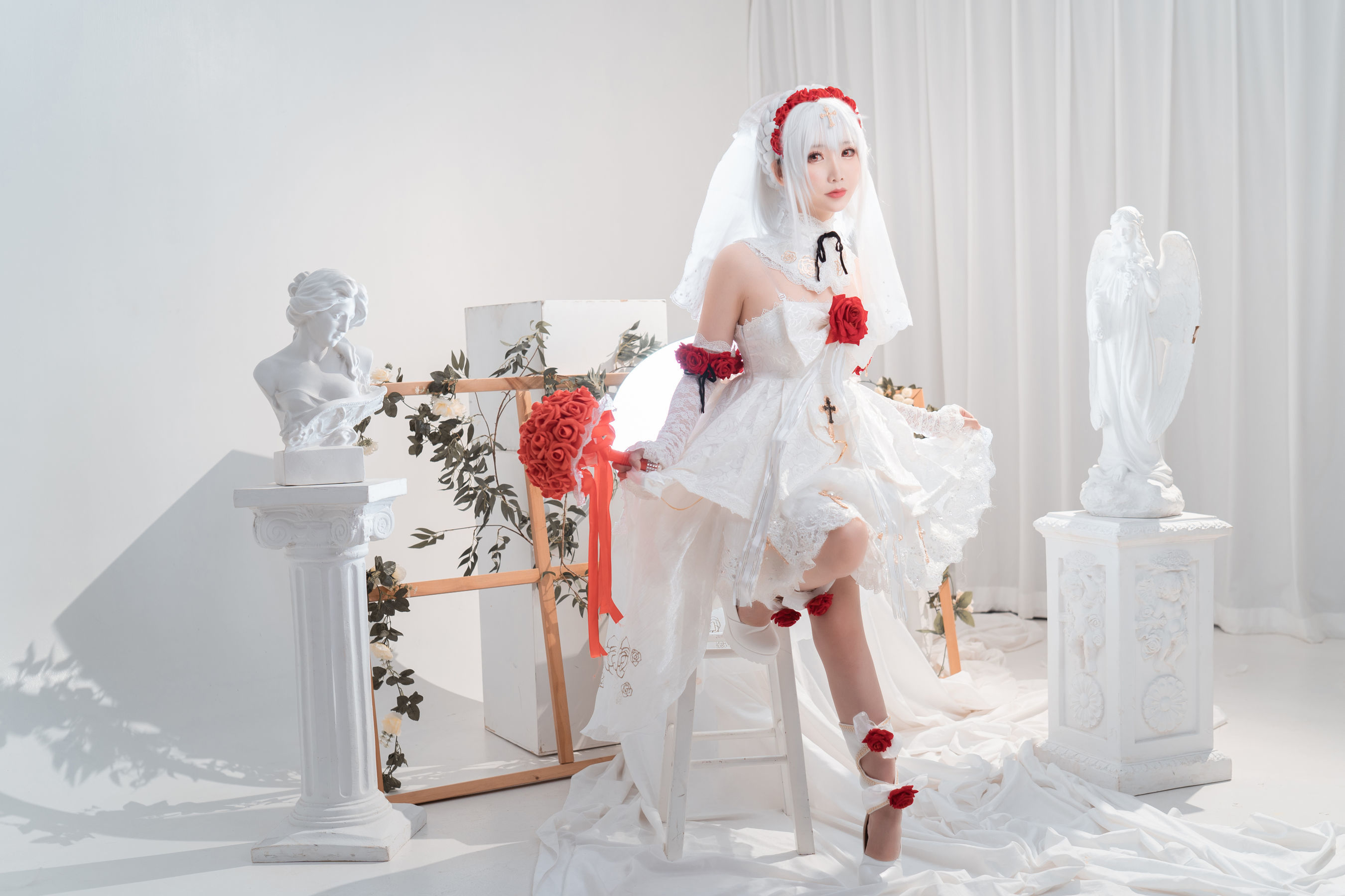 [网红COSER] 可爱人气Coser面饼仙儿 - 德丽莎婚纱  第4张