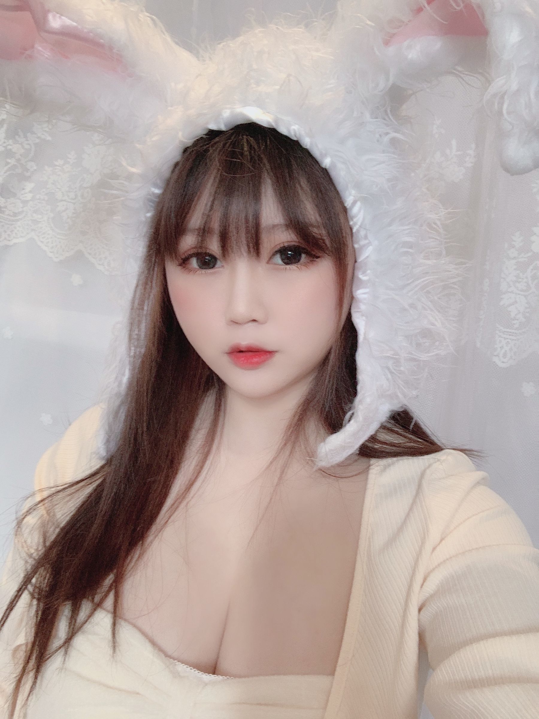  蜜桃少女是依酱呀 - 小白兔 第35张