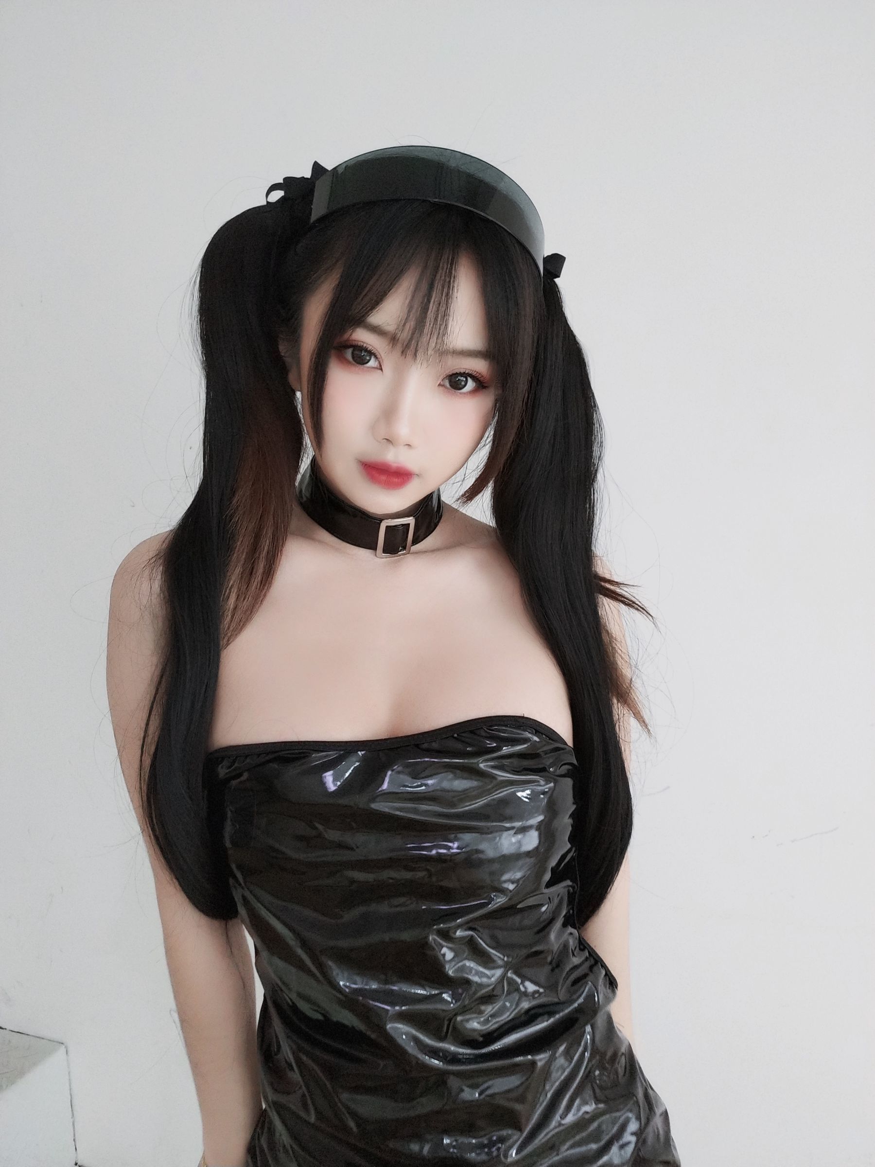 [网红COSER] 白嫩美少女鬼畜瑶 - 胶衣  第8张