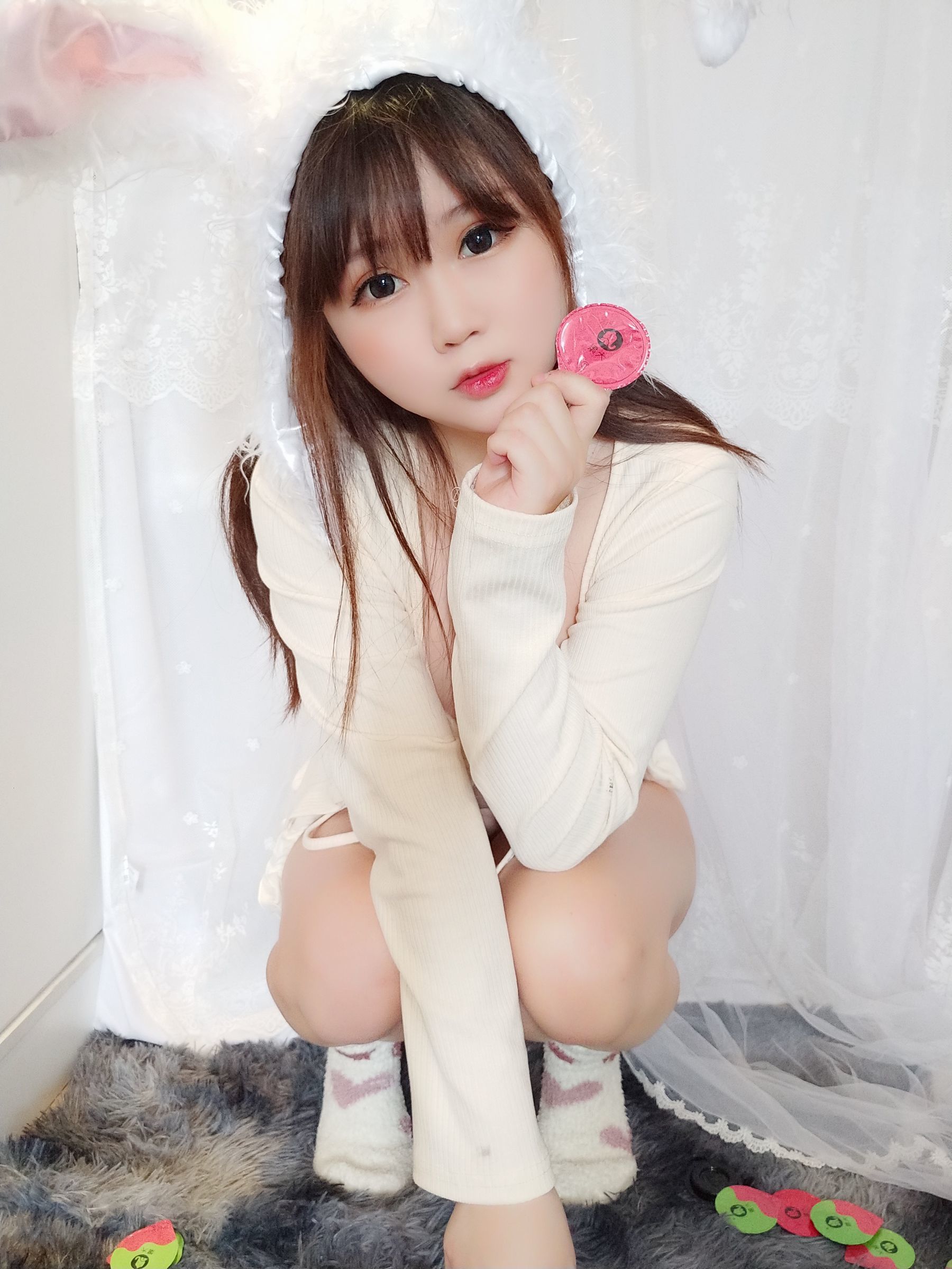  蜜桃少女是依酱呀 - 小白兔 第12张