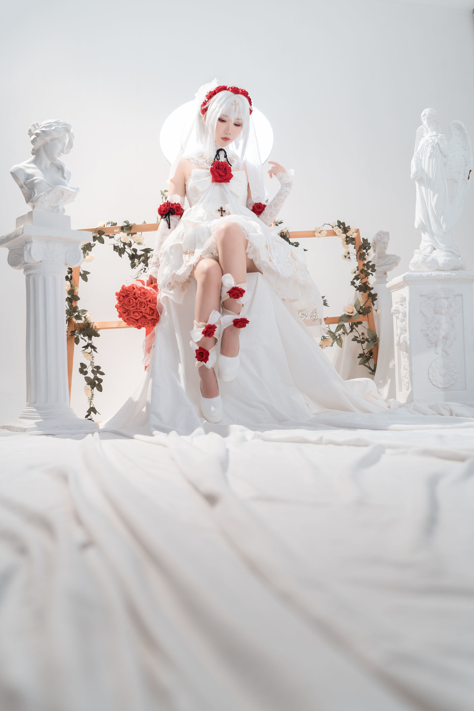 [网红COSER] 可爱人气Coser面饼仙儿 - 德丽莎婚纱  第11张