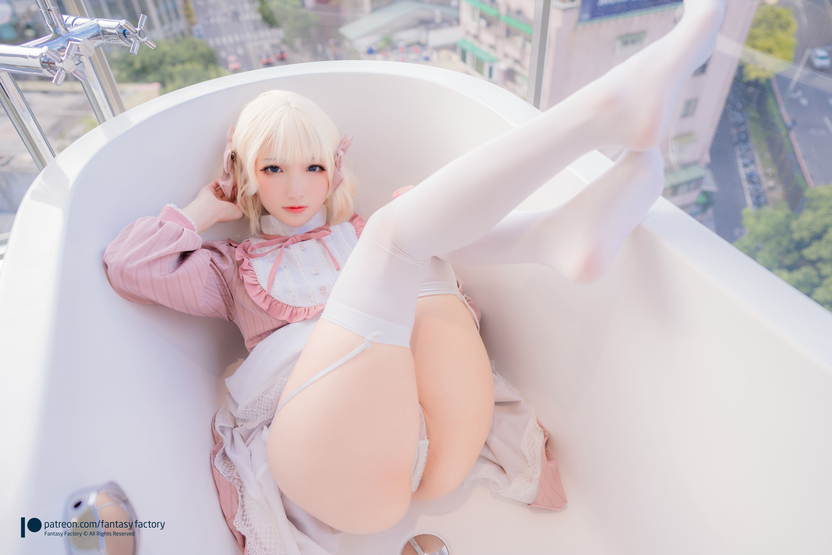 [Cosplay写真] 小丁 《Fantasy Factory》 - 2020.05 蕾丝 女仆 风衣  第62张