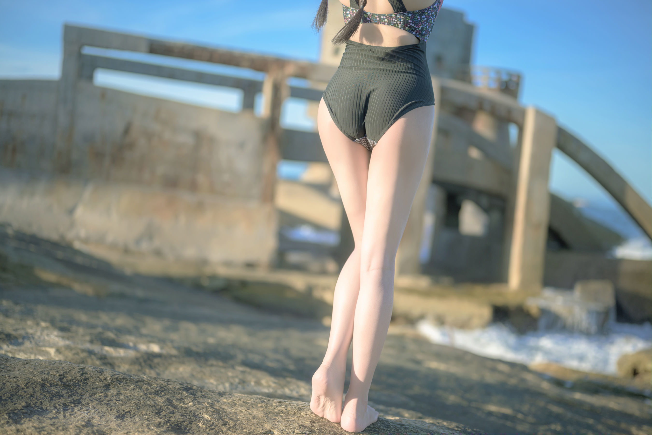  二次元妹子抱走莫子aa - 竞技泳衣 第45张